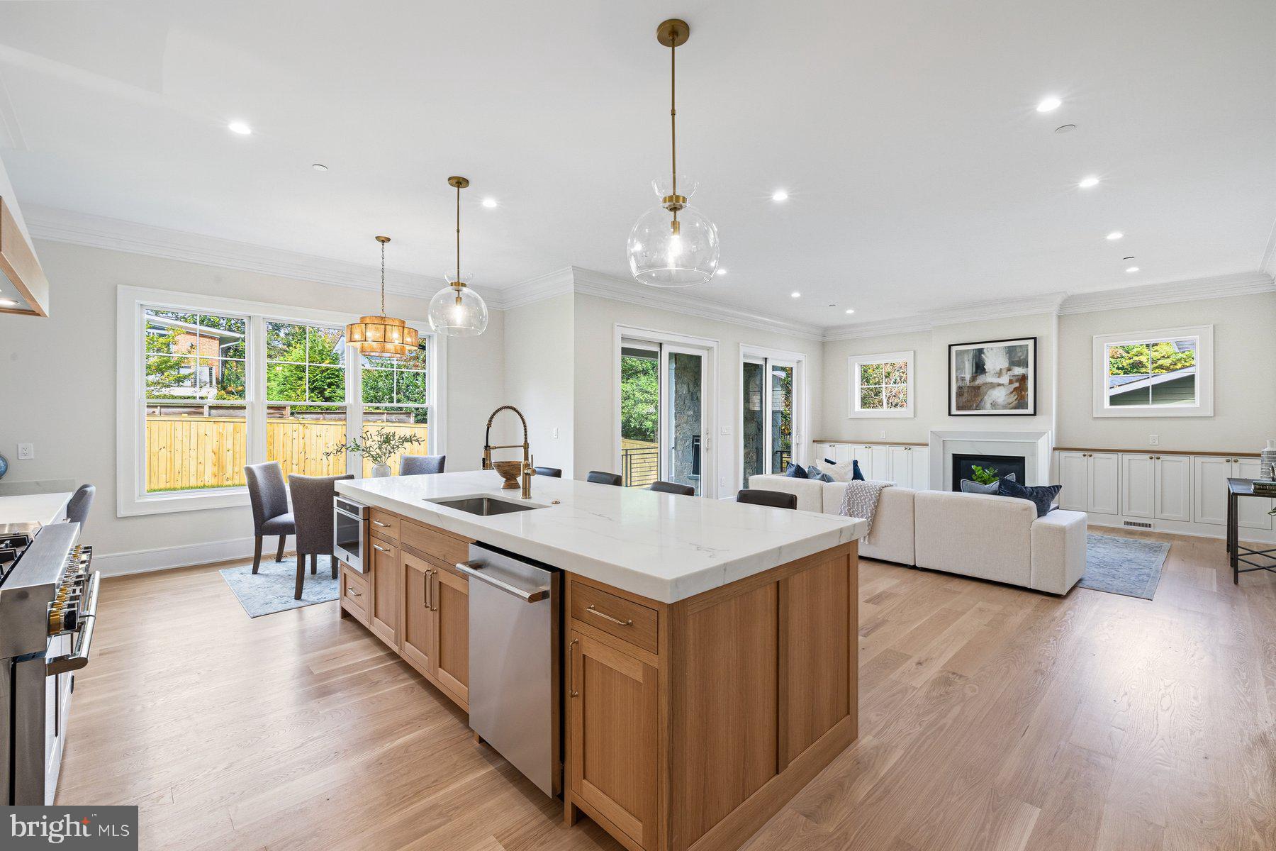 Real estate listing preview #16