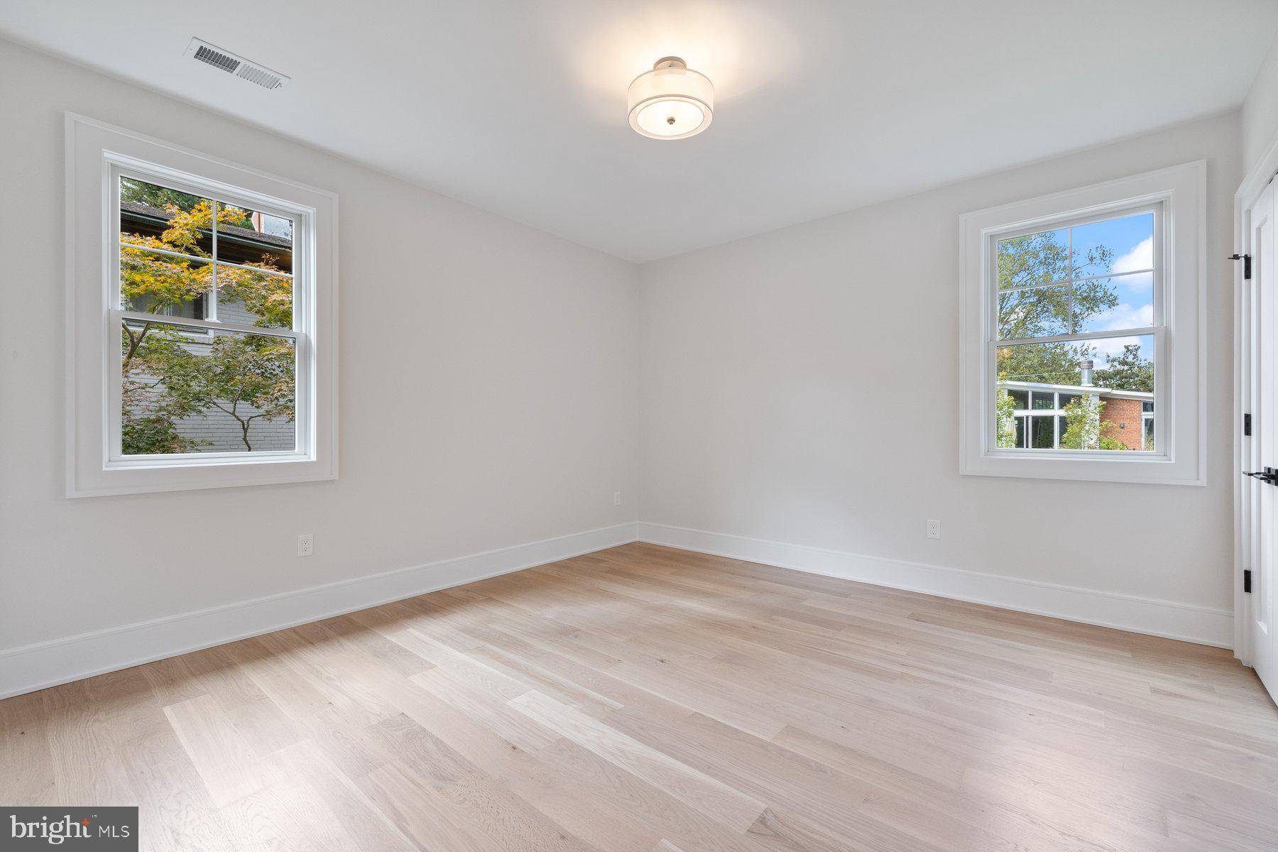 Real estate listing preview #47