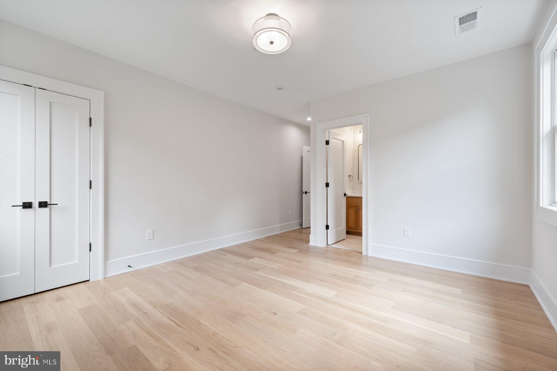 Real estate listing preview #48