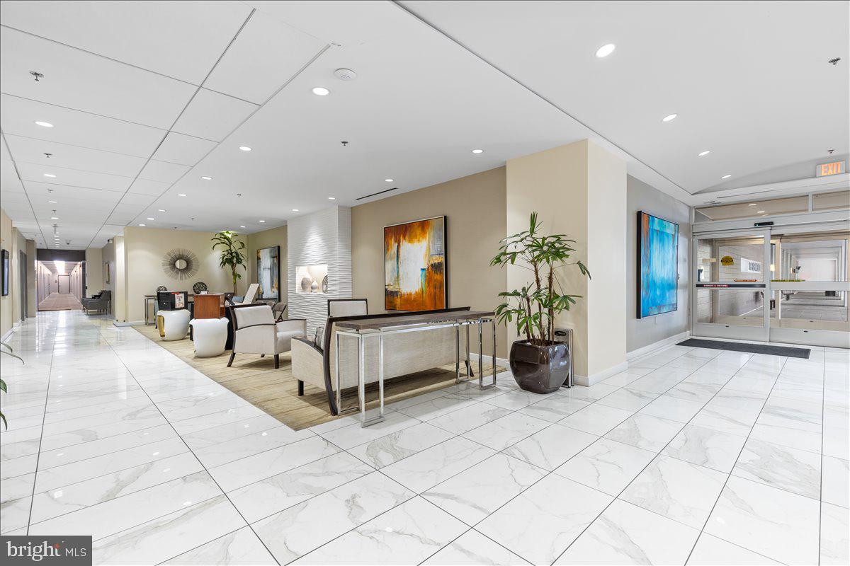 Real estate listing preview #24