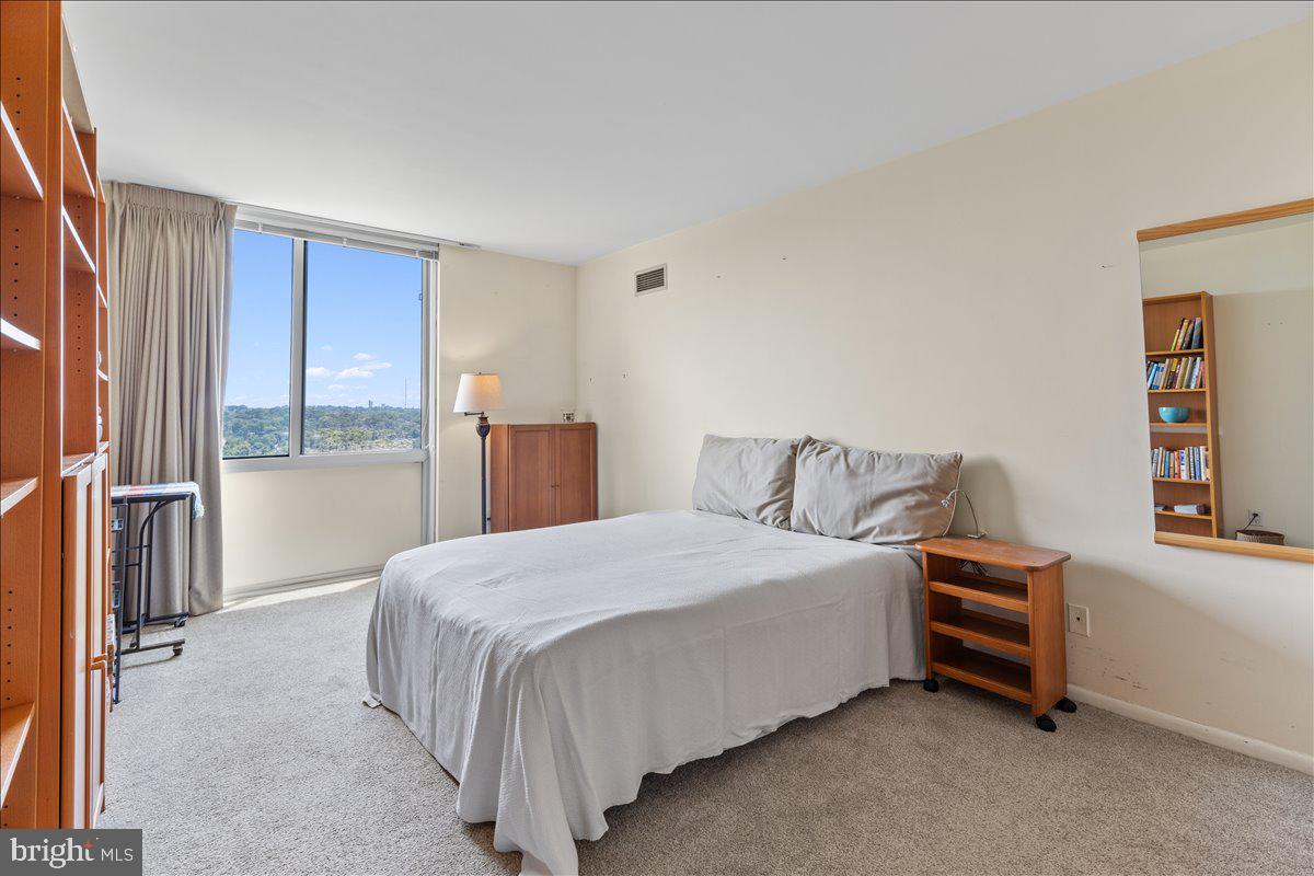 Real estate listing preview #14