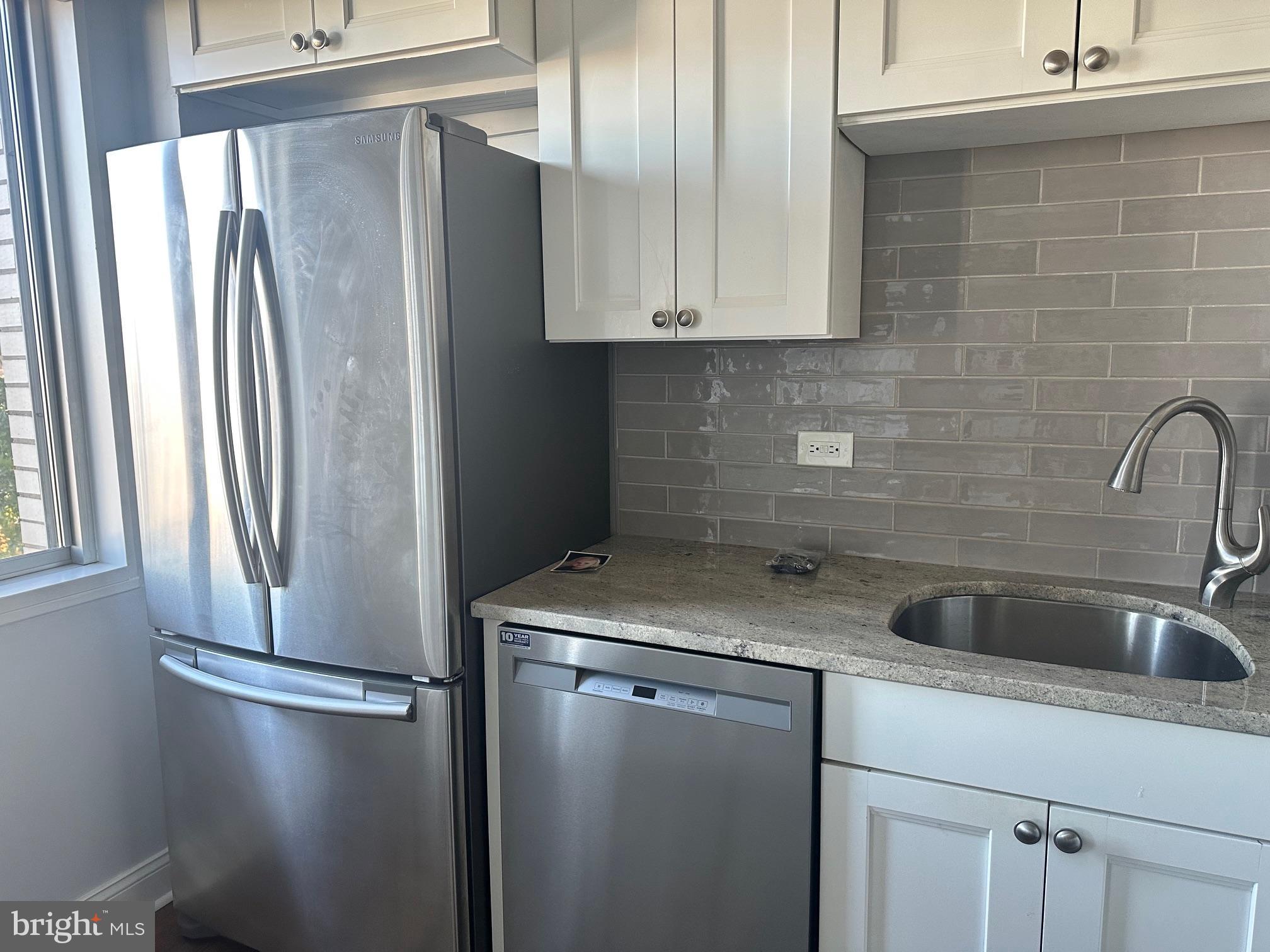 Real estate listing preview #8