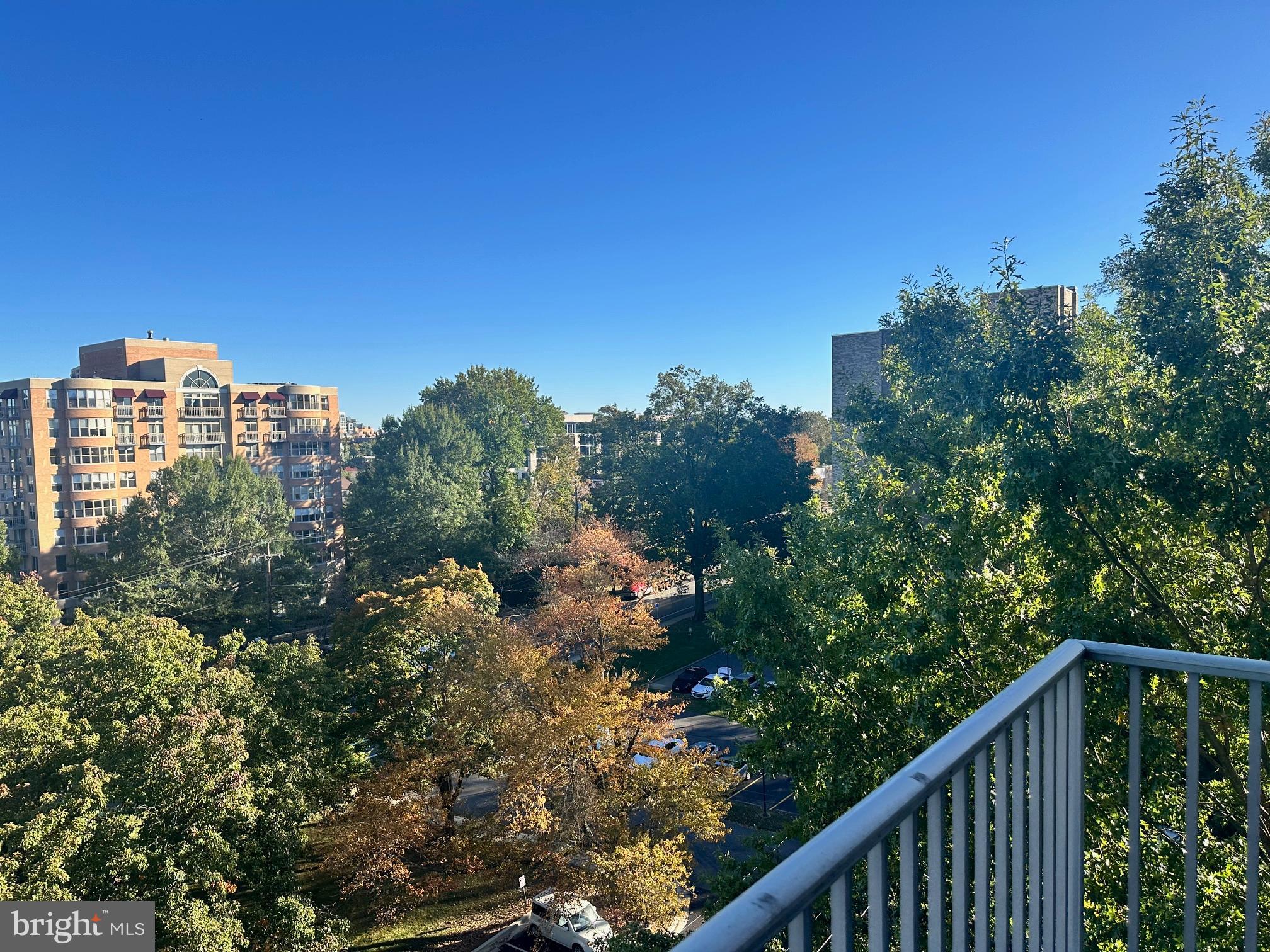 Real estate listing preview #2