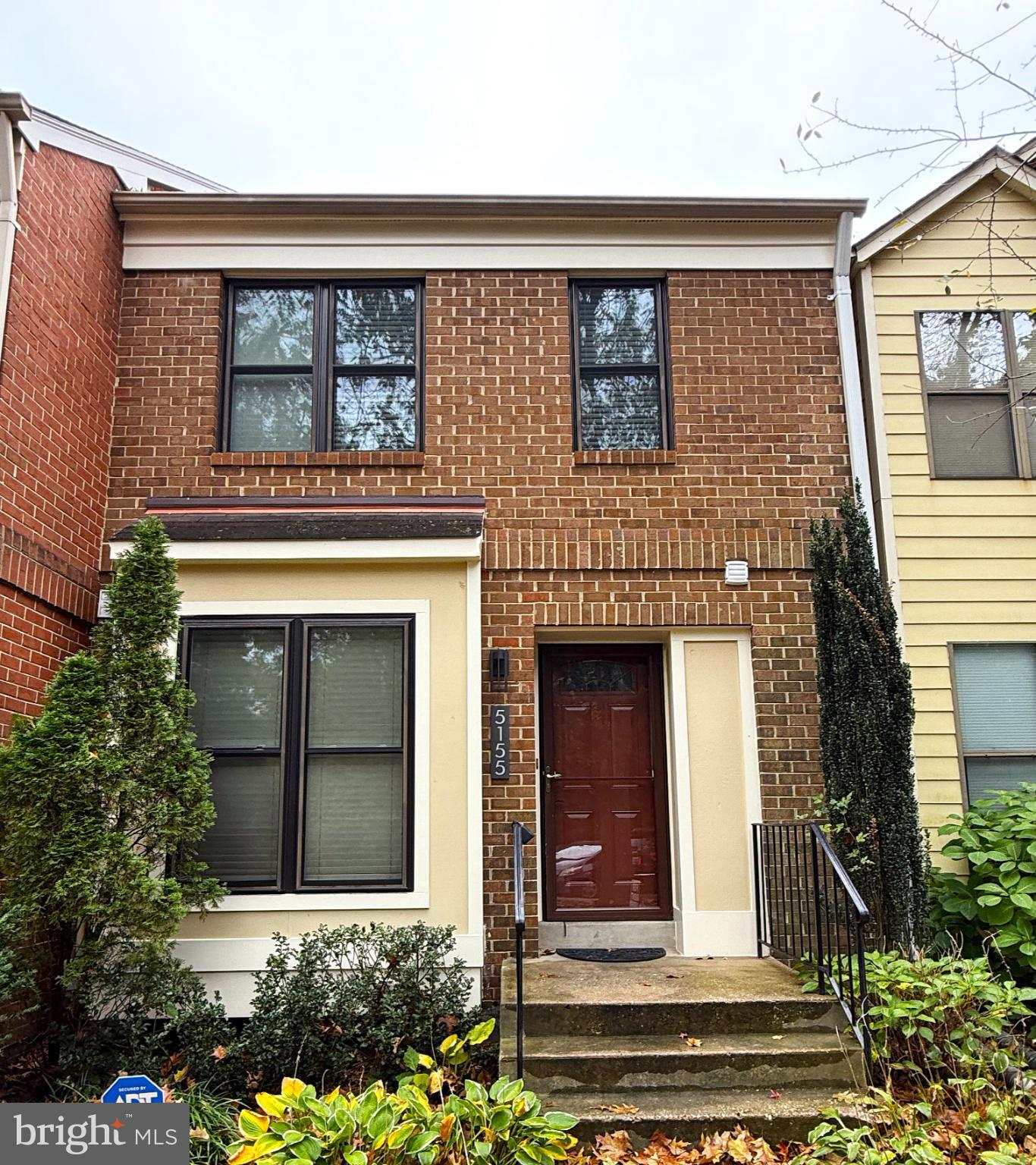 Real estate listing preview #2