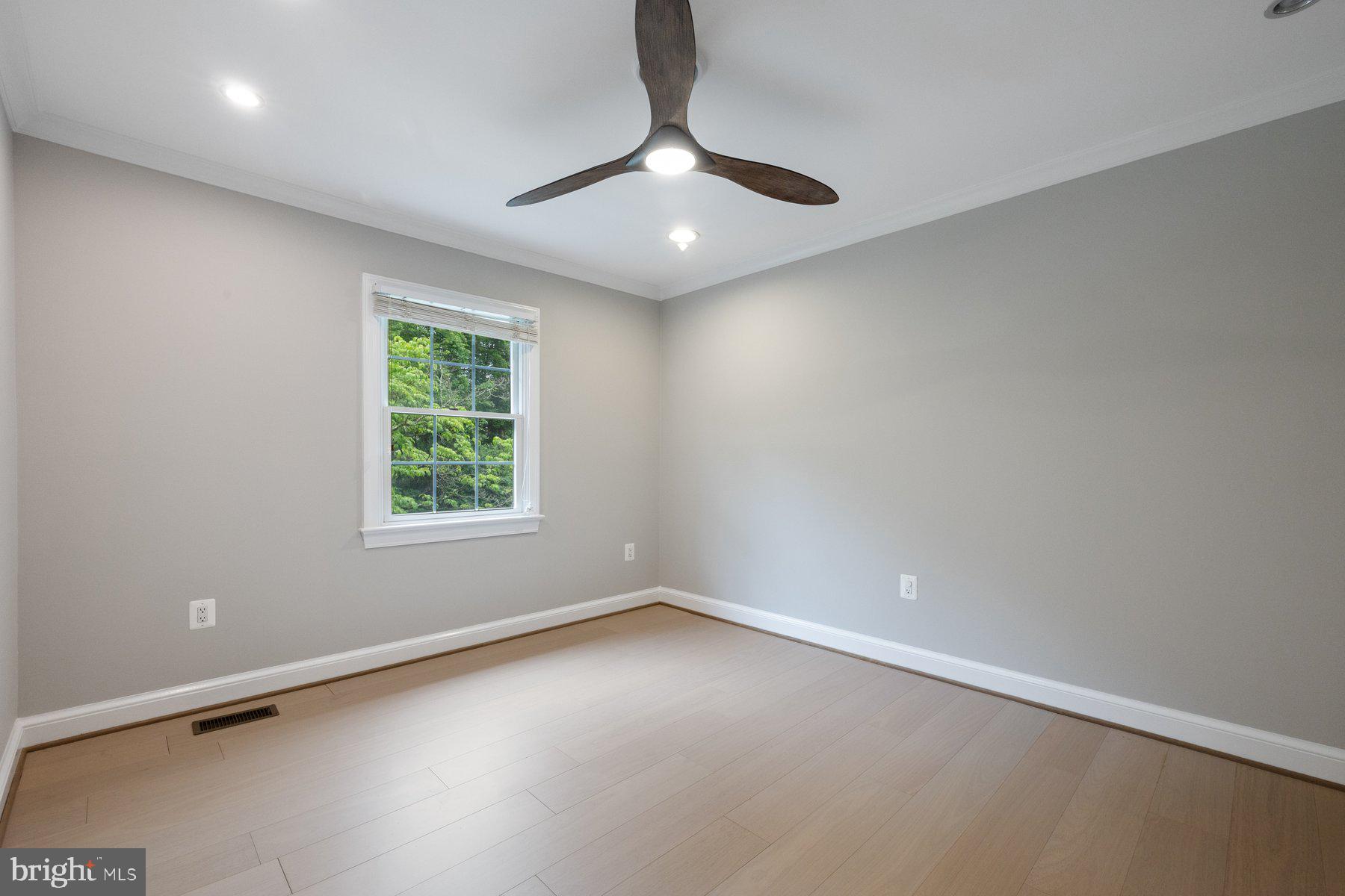 Real estate listing preview #32