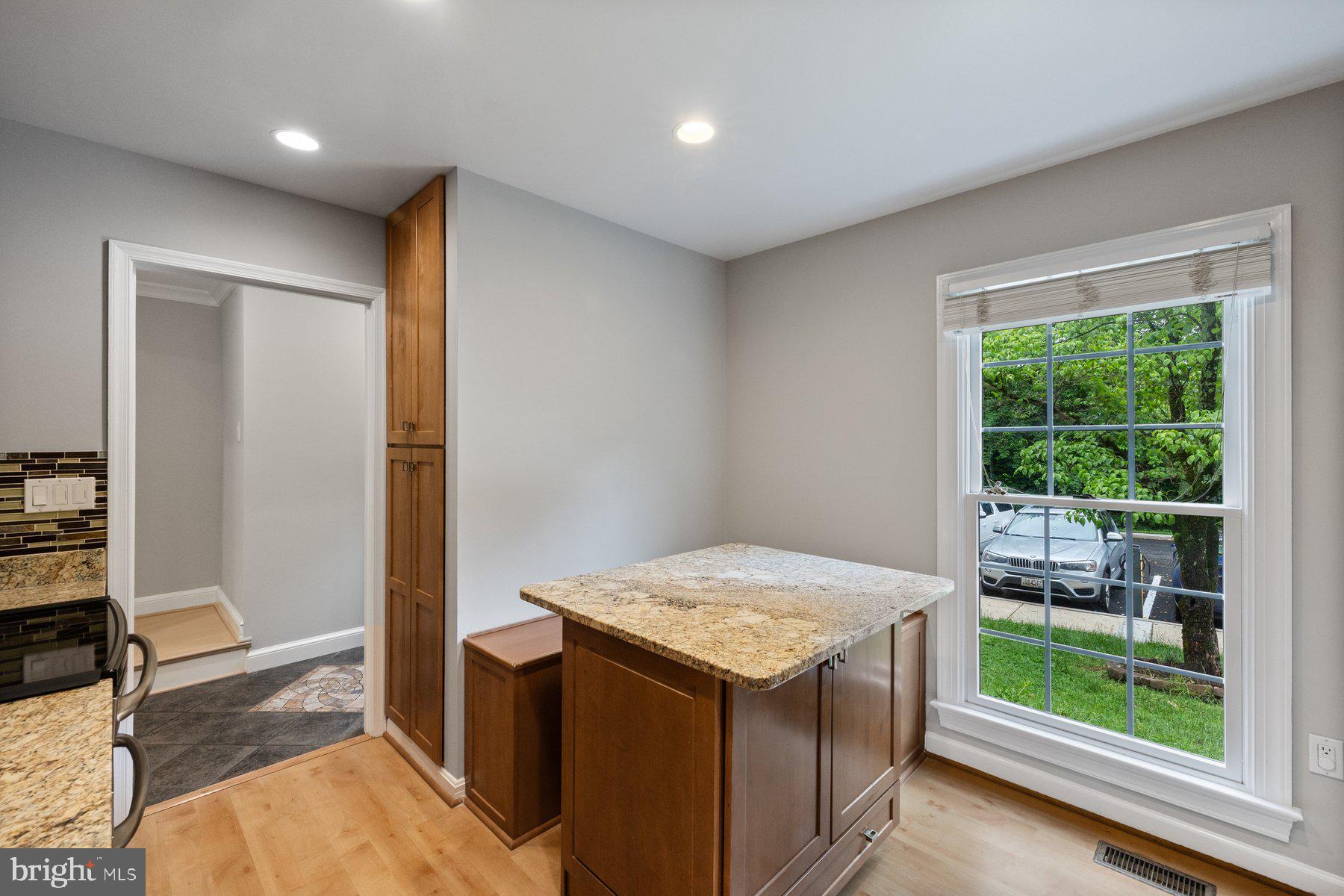 Real estate listing preview #18