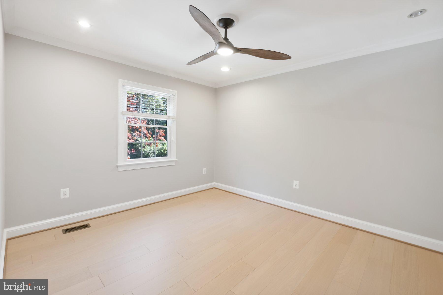 Real estate listing preview #30