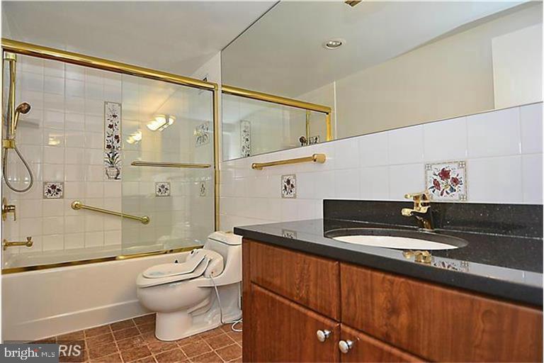 Real estate listing preview #8