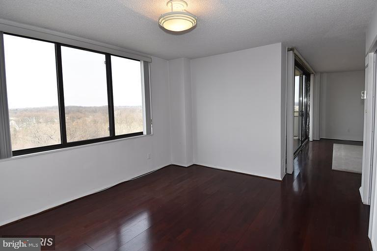 Real estate listing preview #13