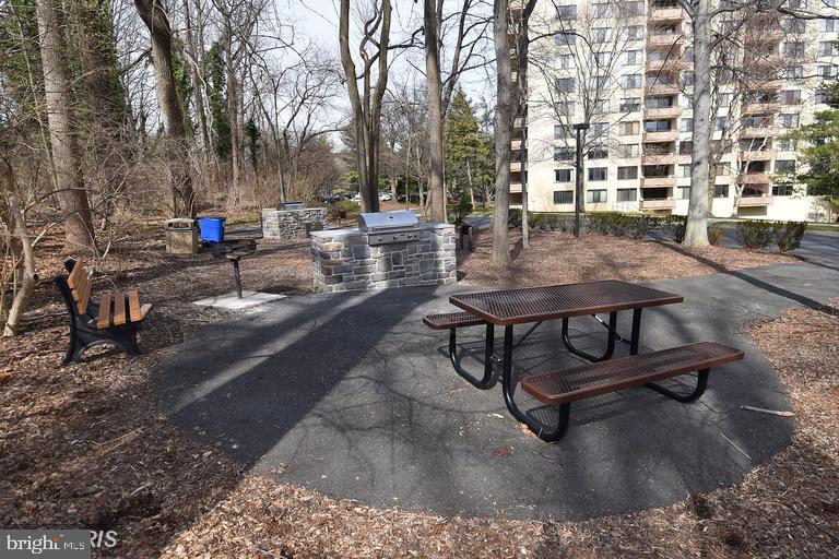 Real estate listing preview #16