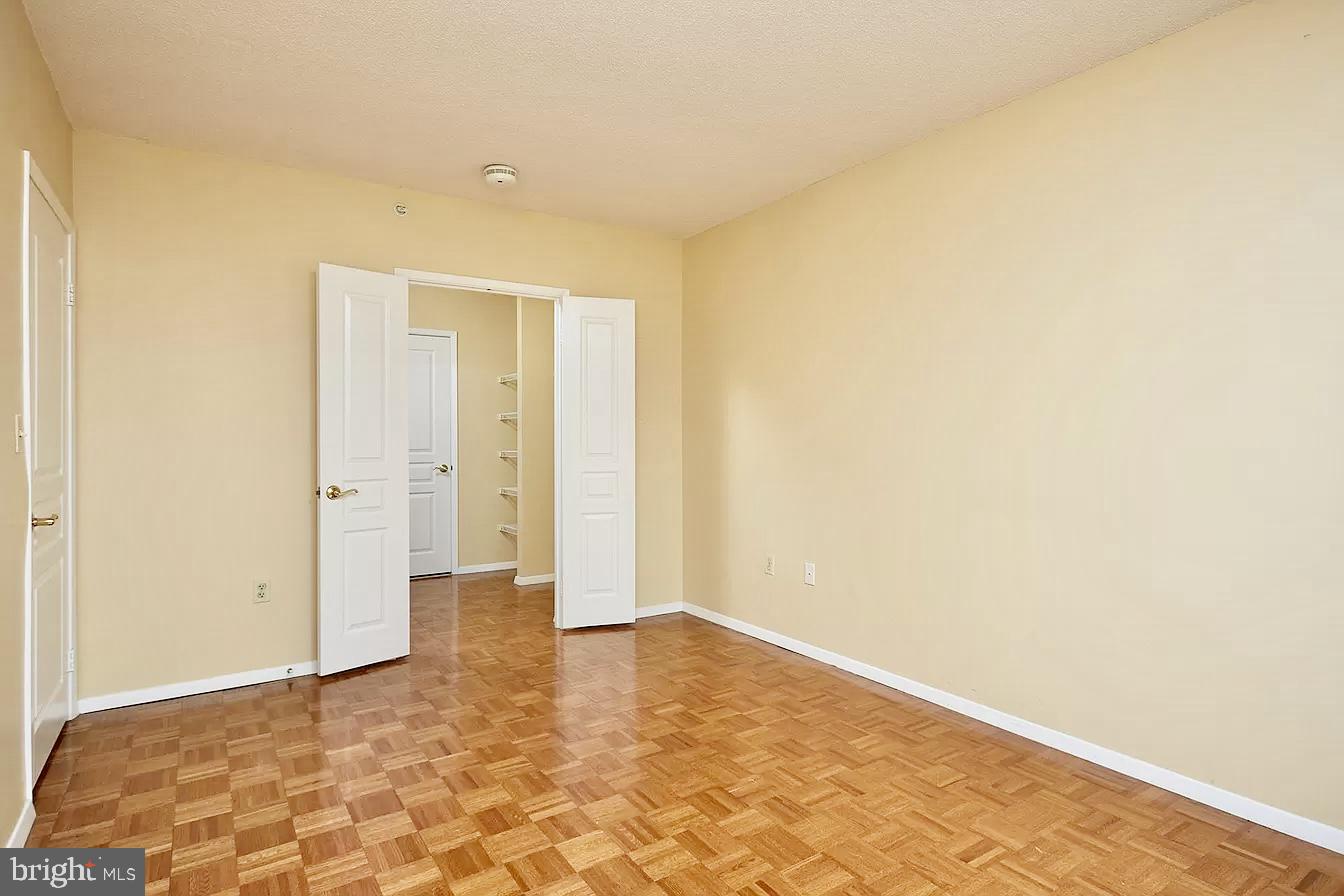 Real estate listing preview #8