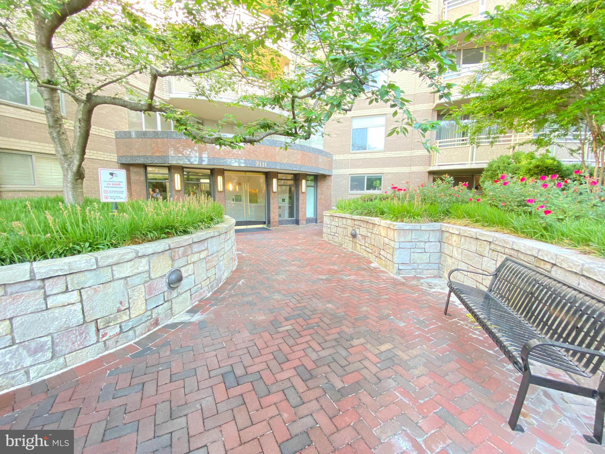 Real estate listing preview #16