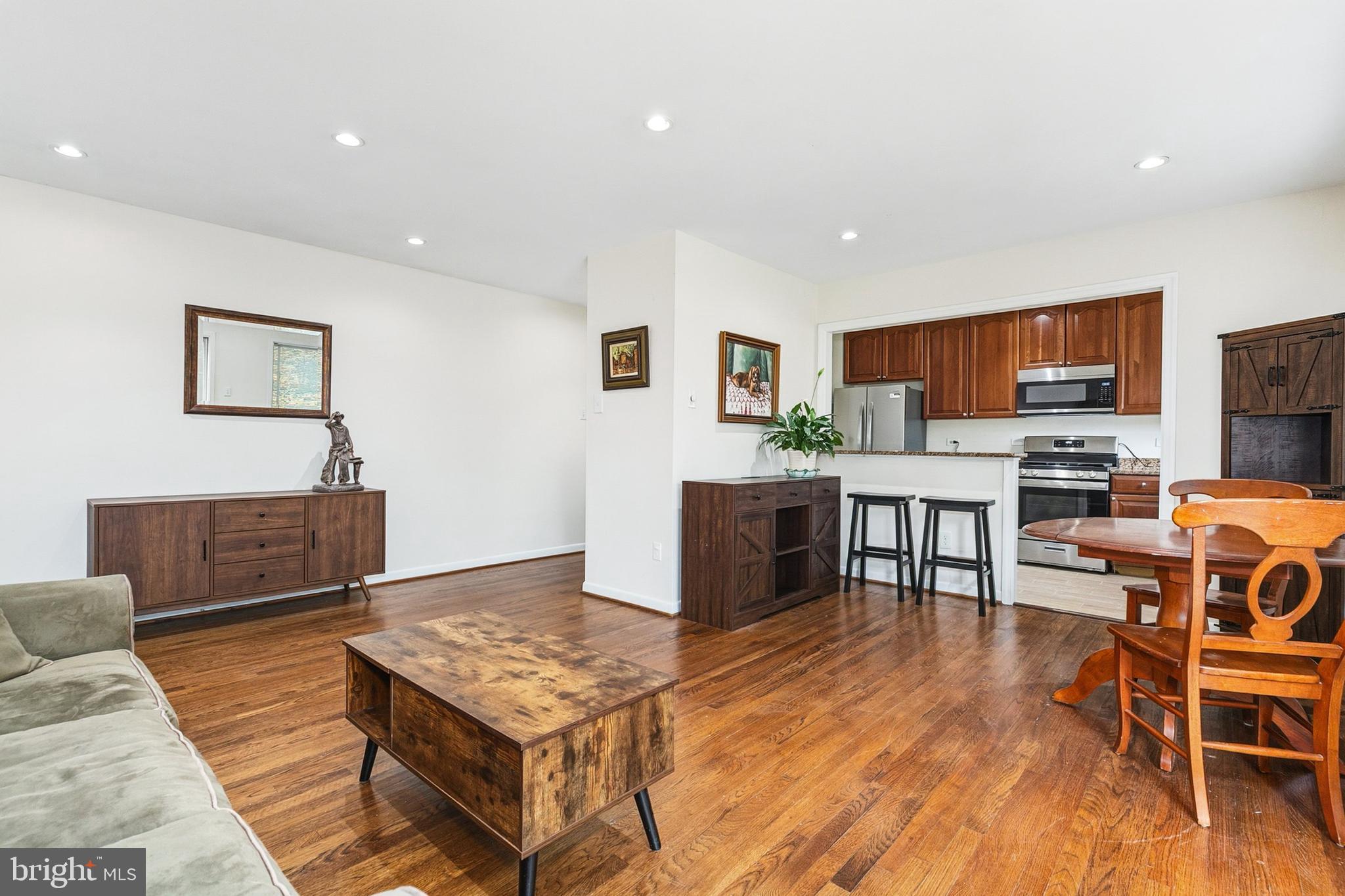 Real estate listing preview #7