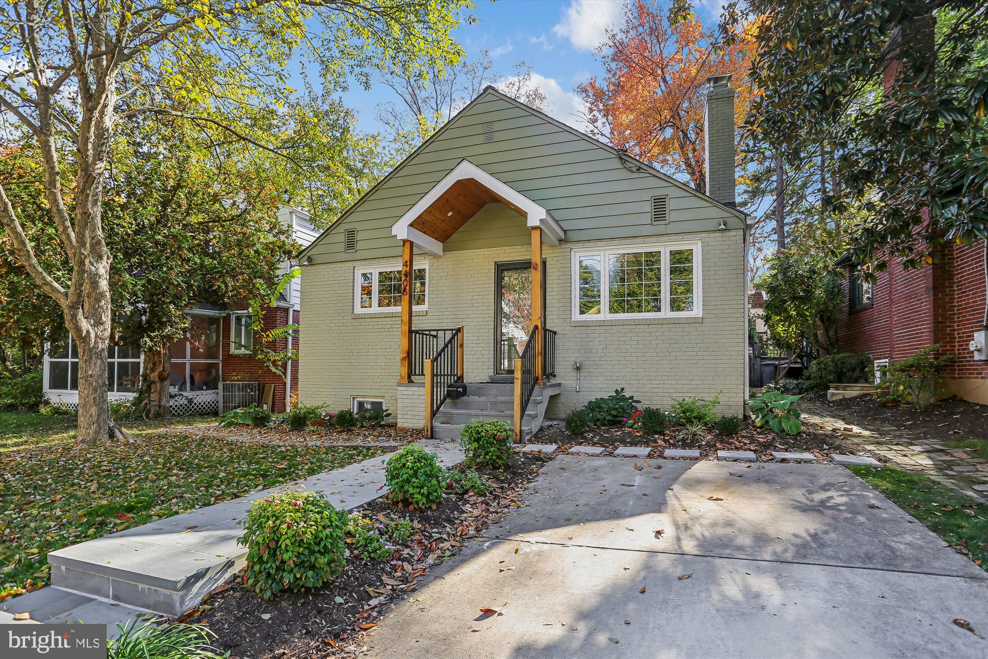 Real estate listing preview #2