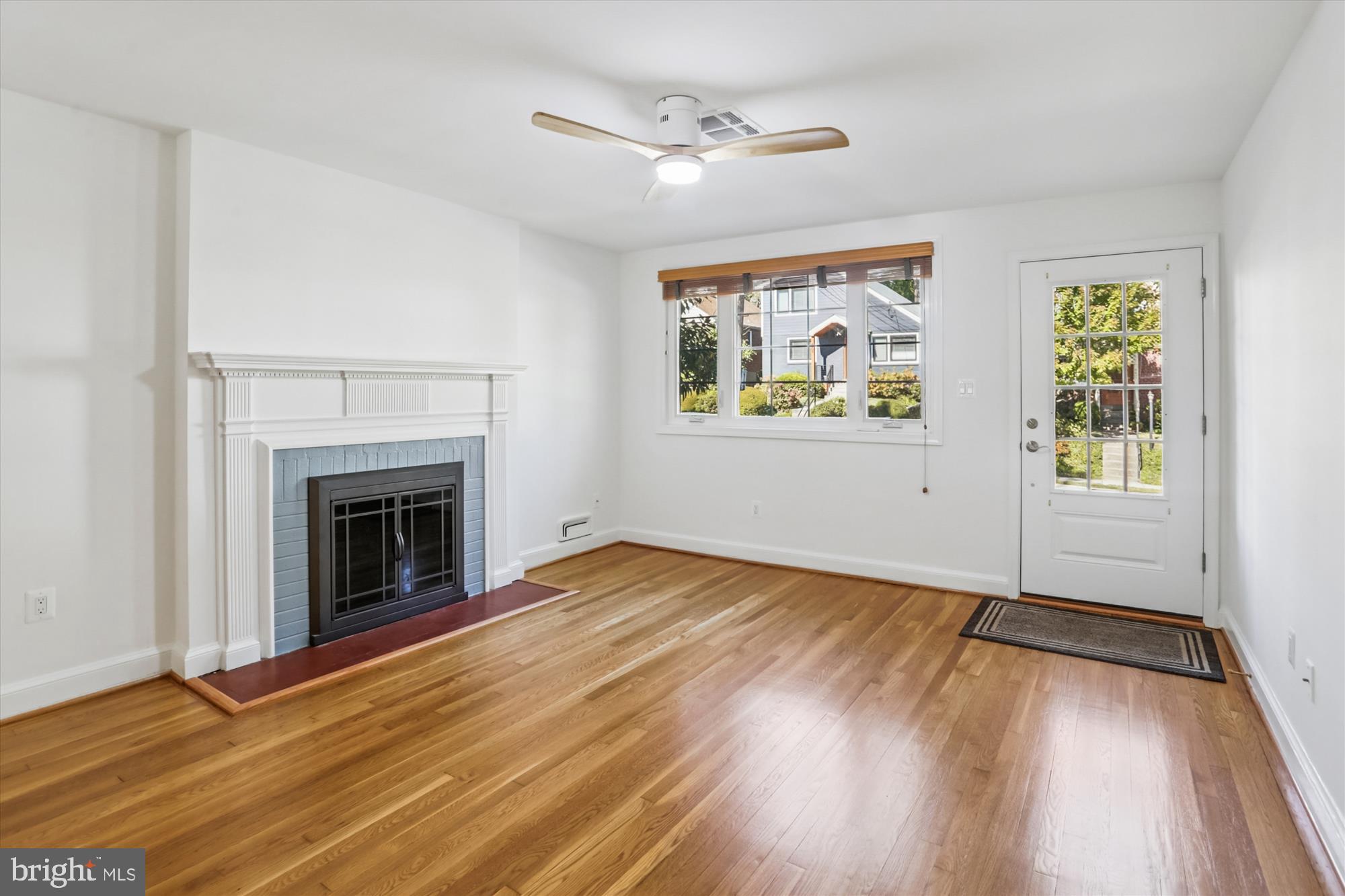 Real estate listing preview #12