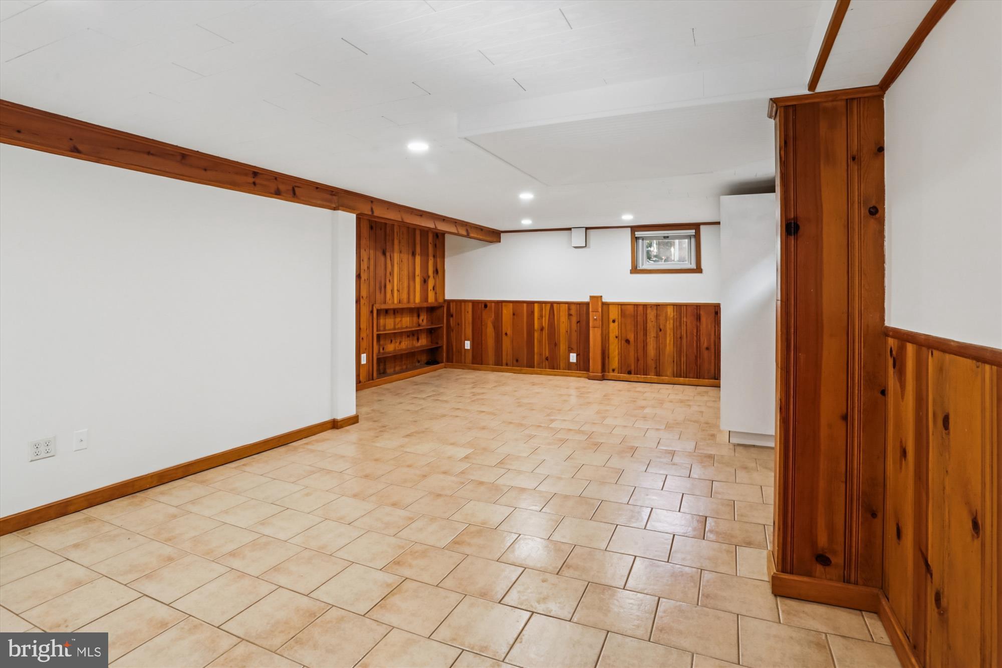 Real estate listing preview #24