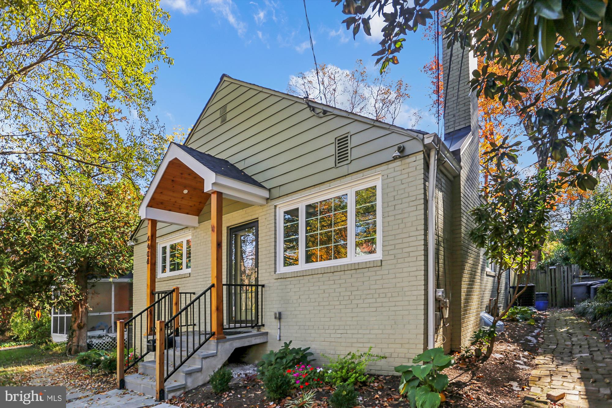 Real estate listing preview #1