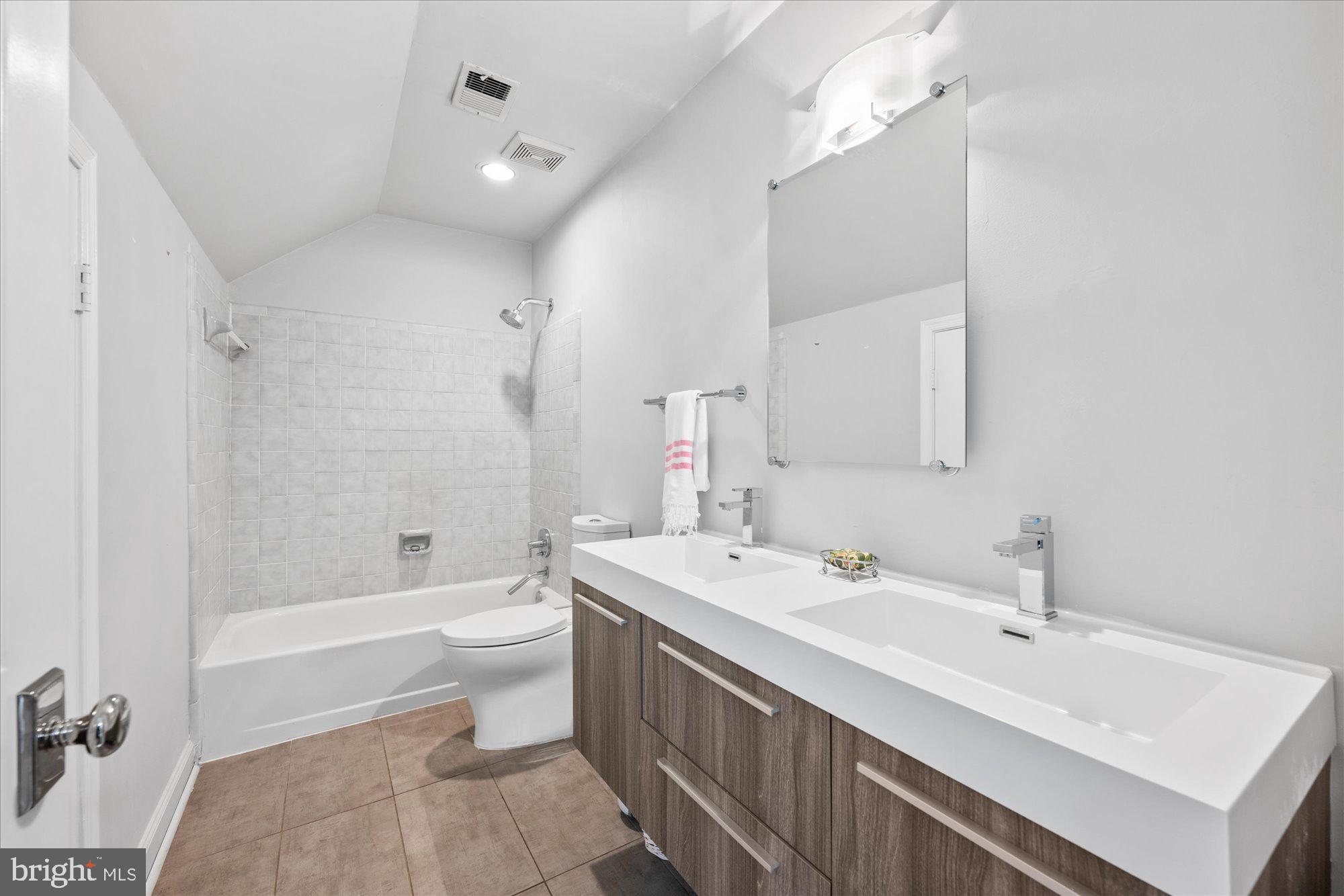 Real estate listing preview #25