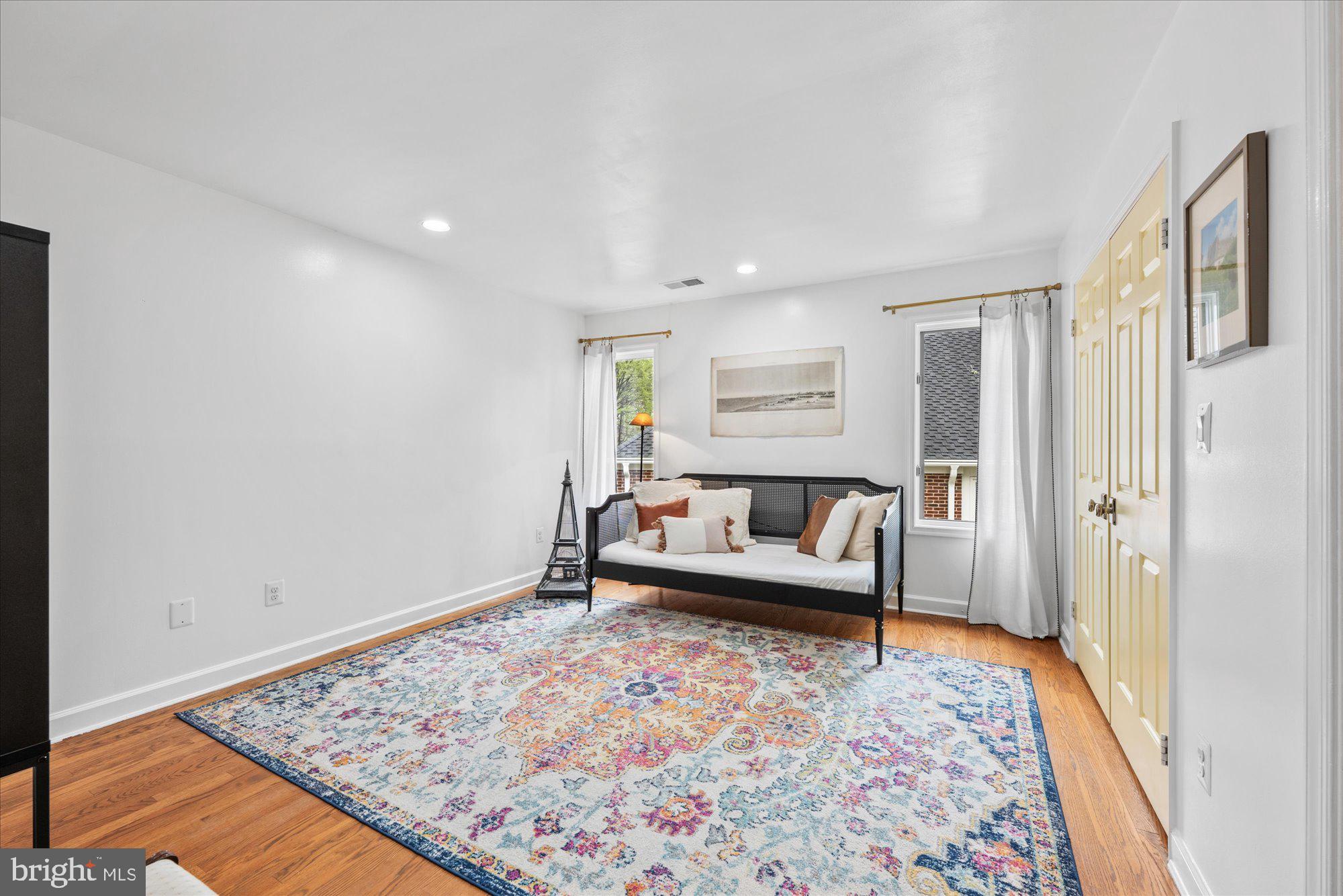 Real estate listing preview #24