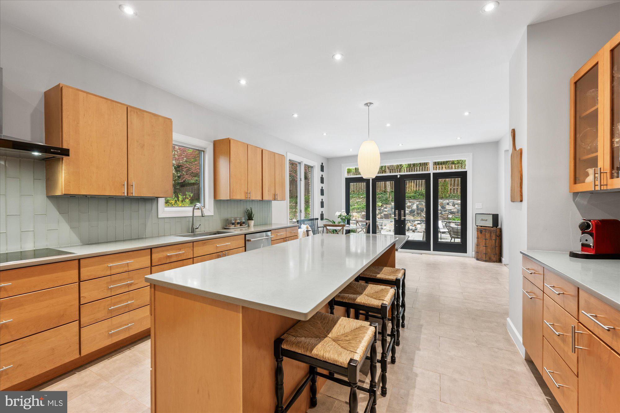 Real estate listing preview #6