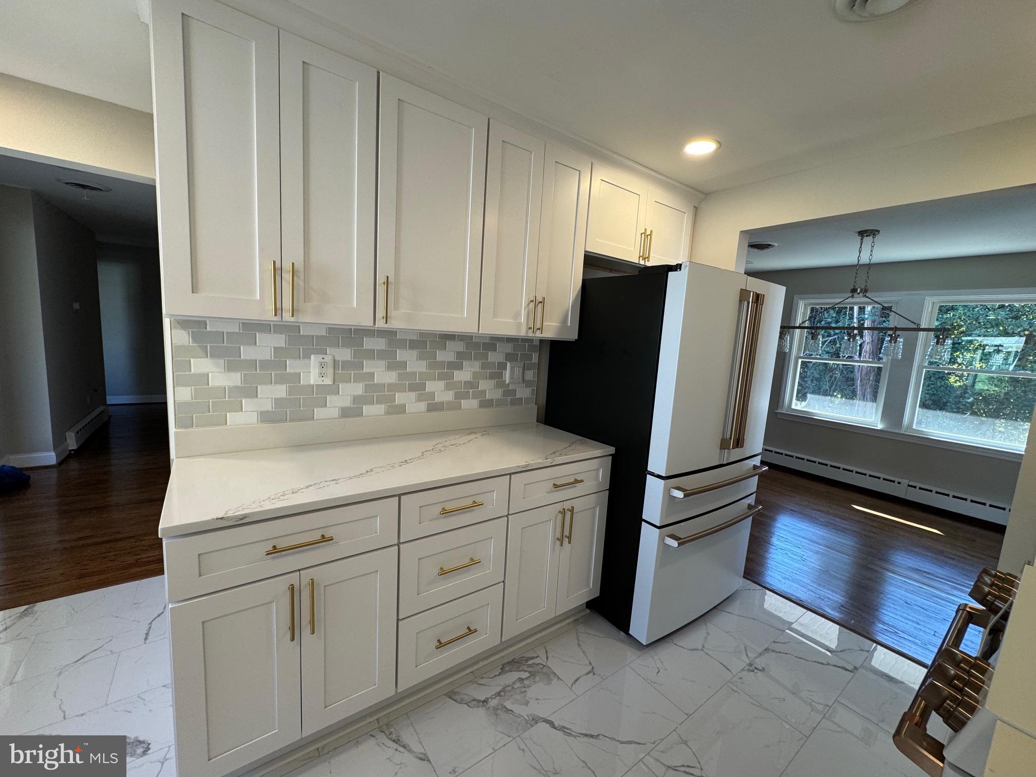 Real estate listing preview #3