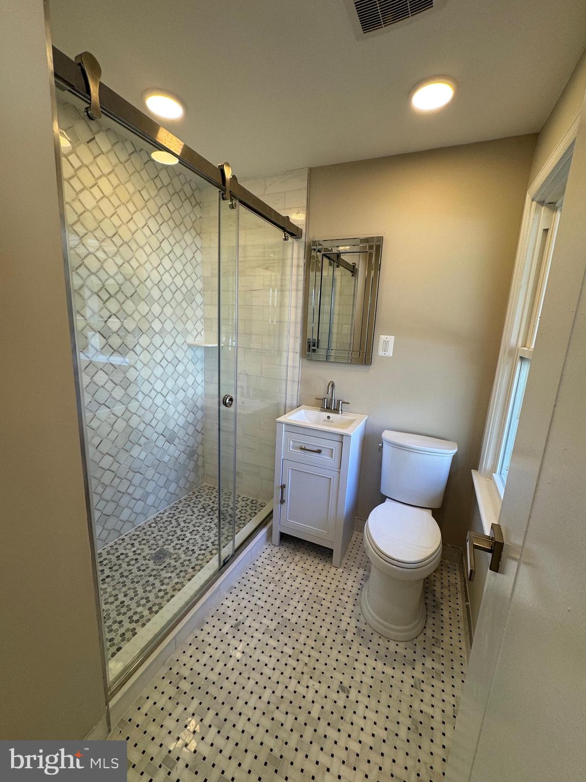 Real estate listing preview #8