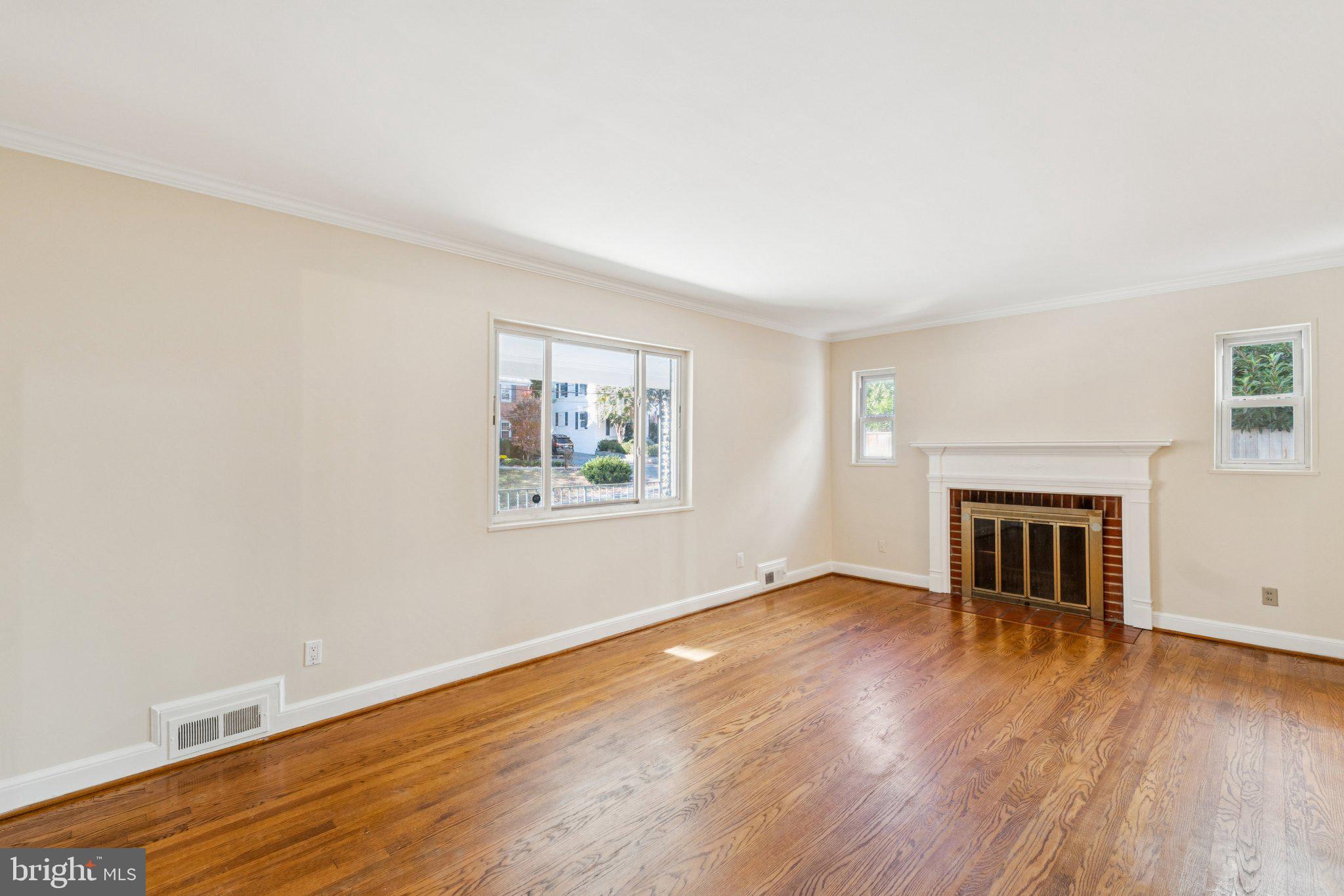 Real estate listing preview #5