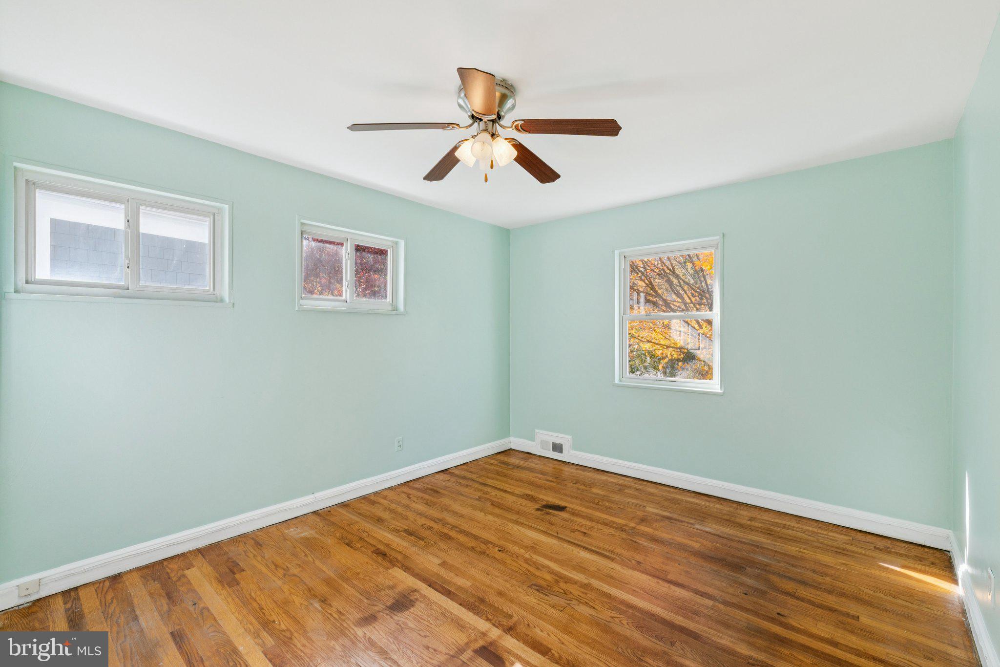 Real estate listing preview #17