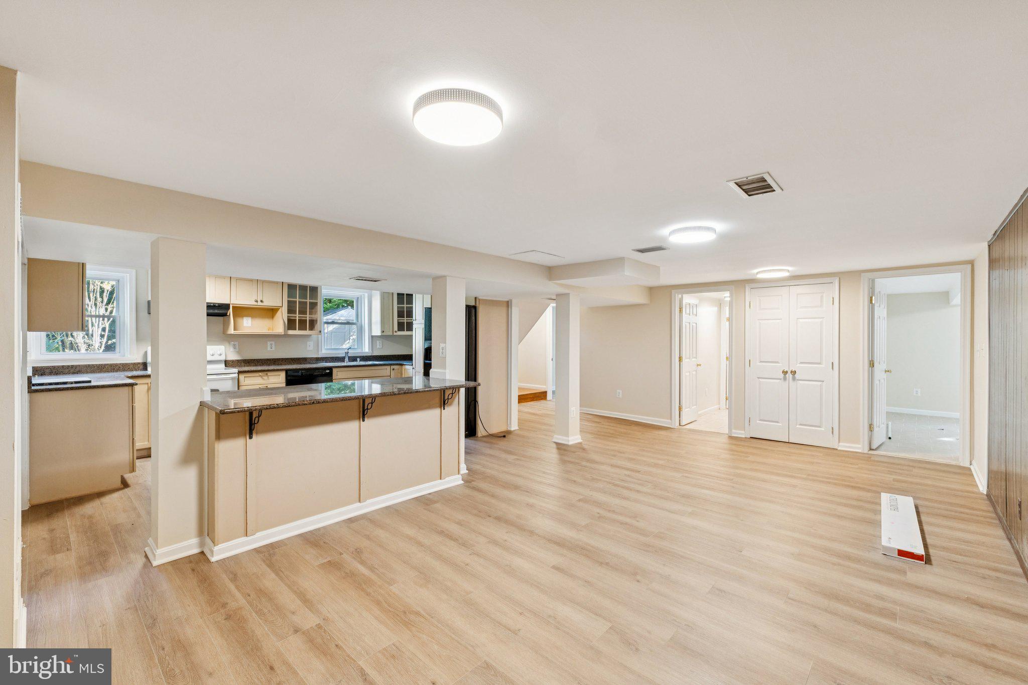 Real estate listing preview #24