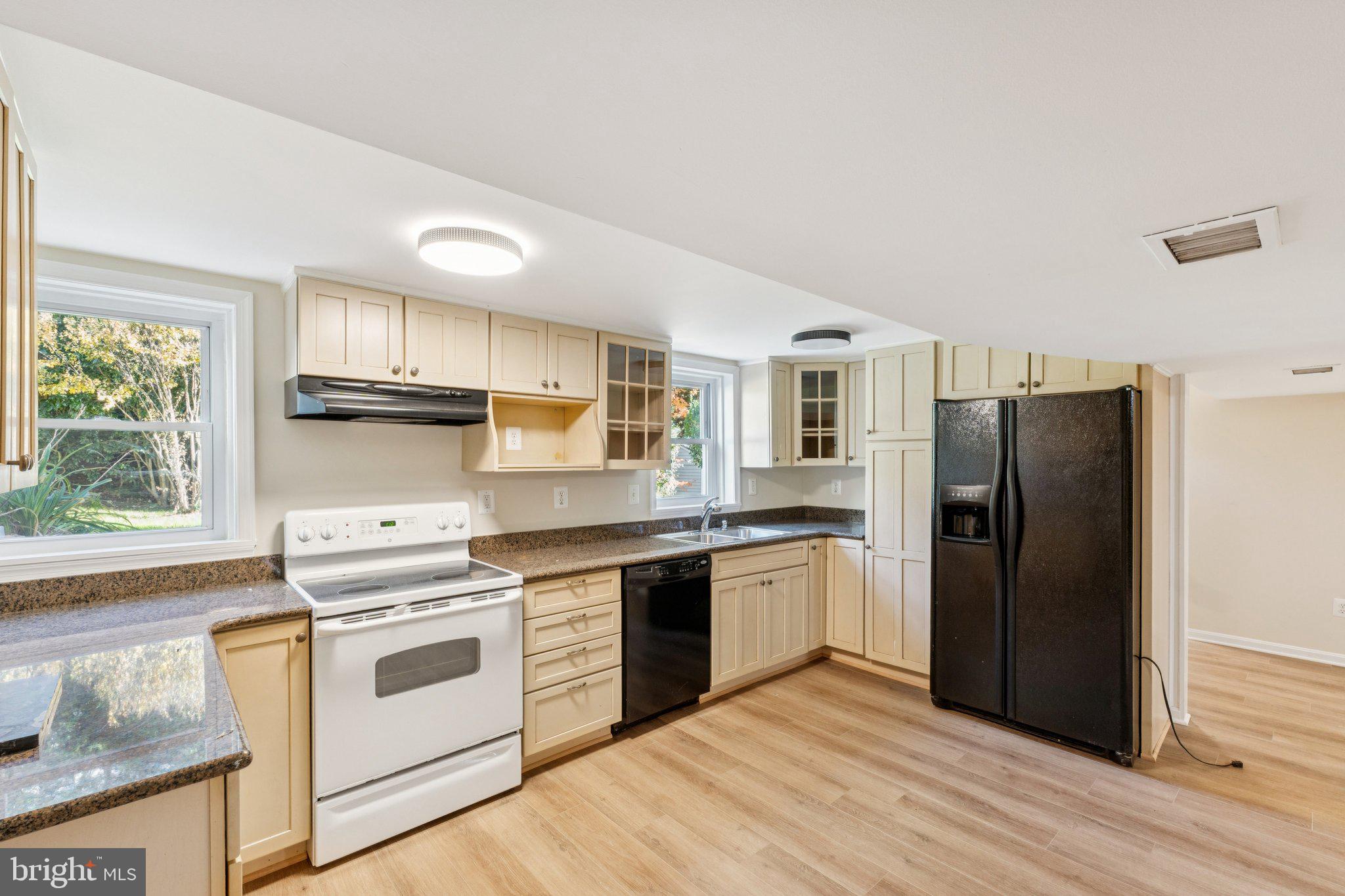 Real estate listing preview #25