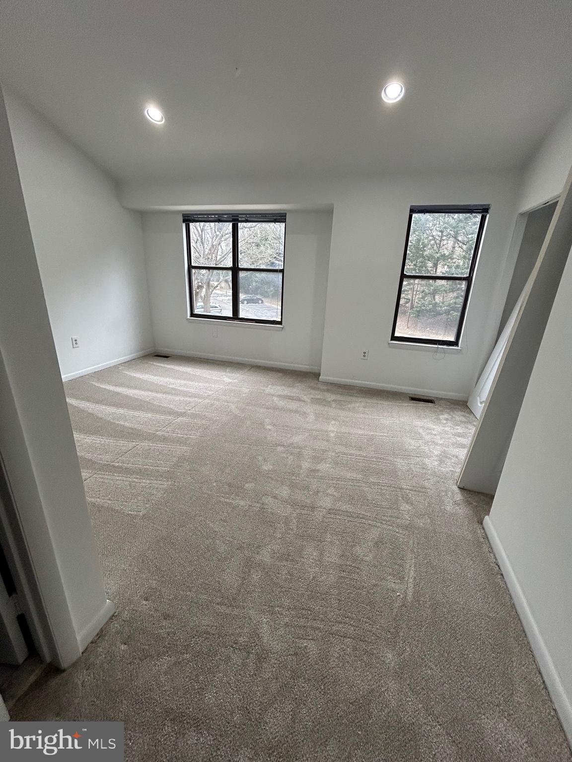 Real estate listing preview #8