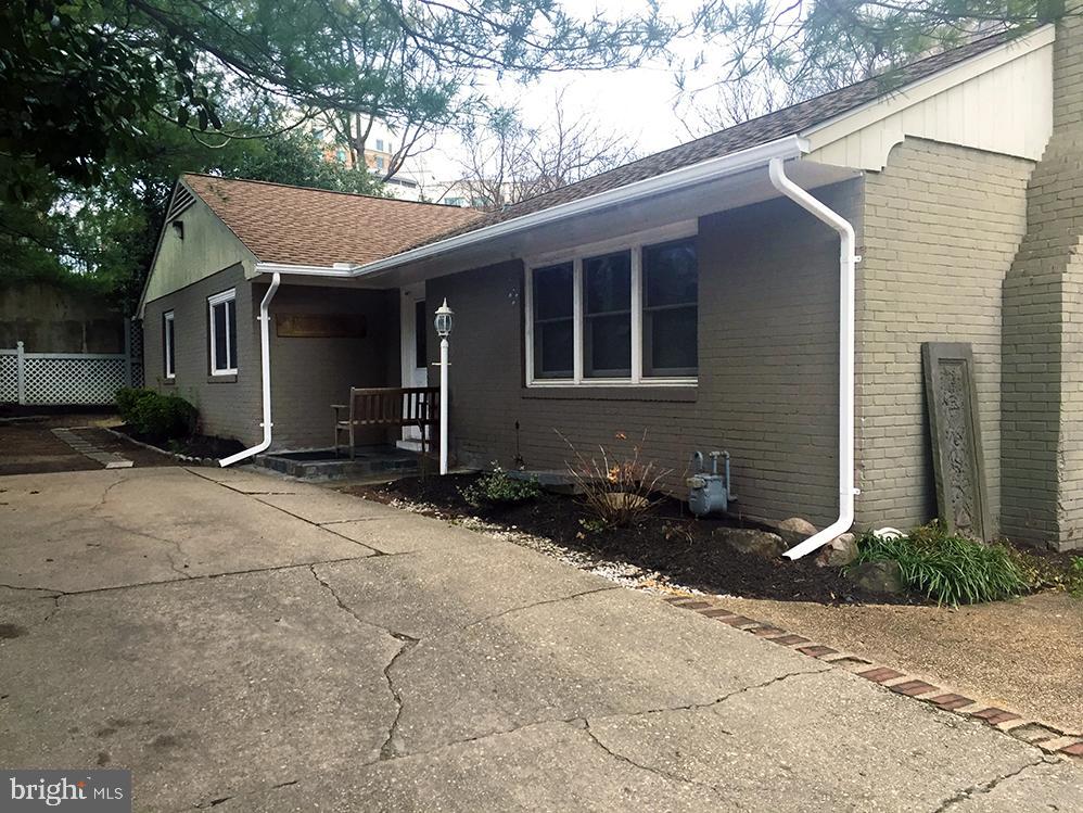 Real estate listing preview #6