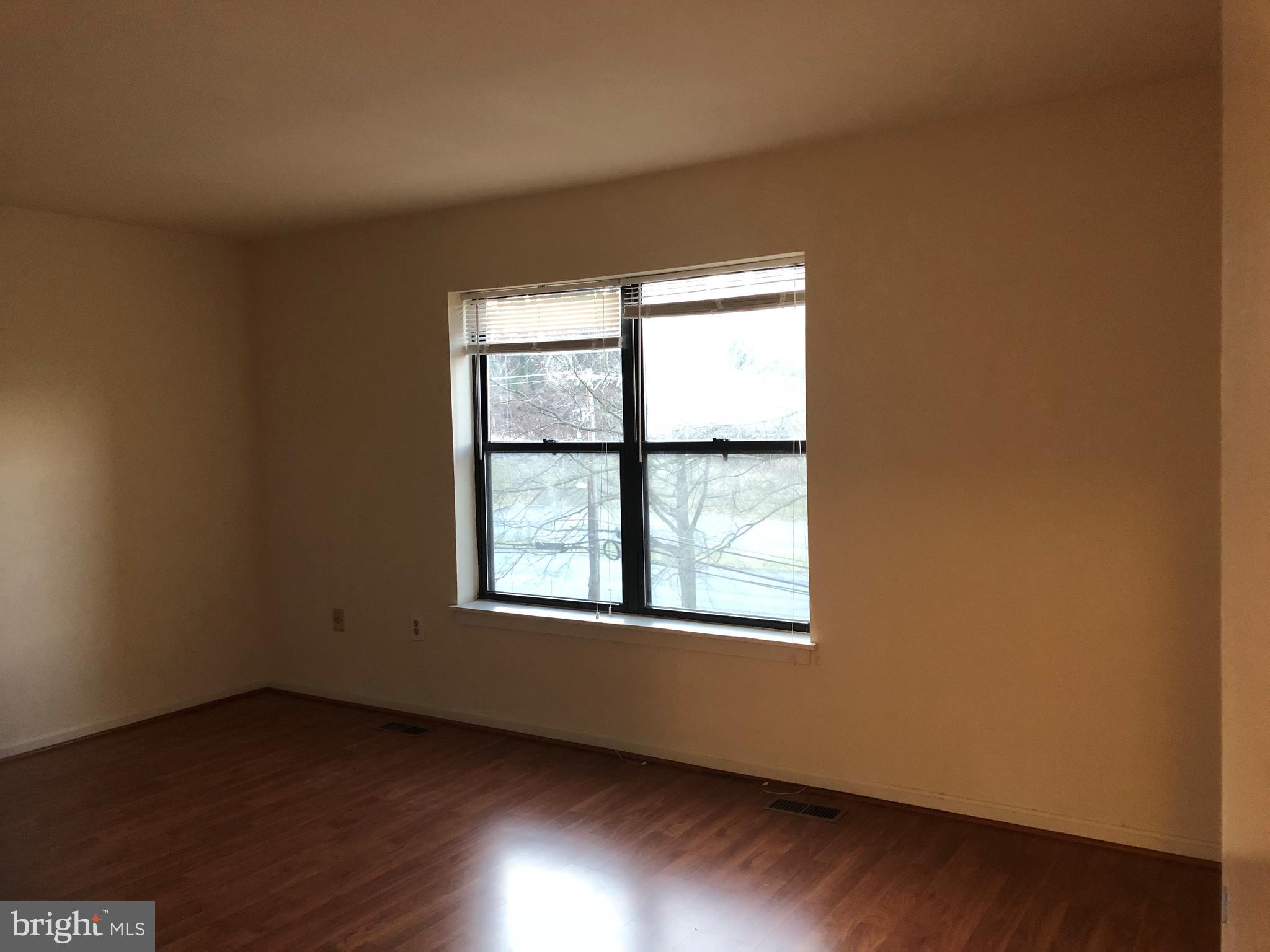 Real estate listing preview #8