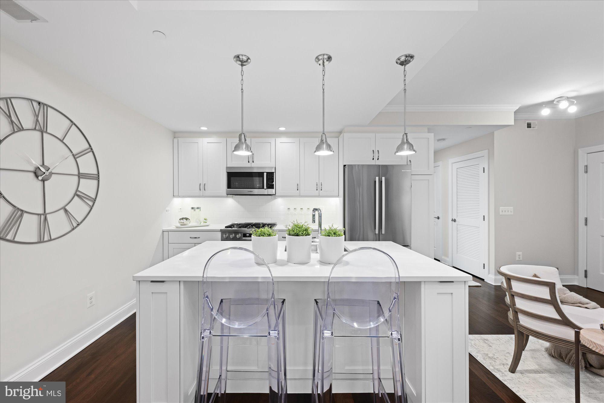 Real estate listing preview #12