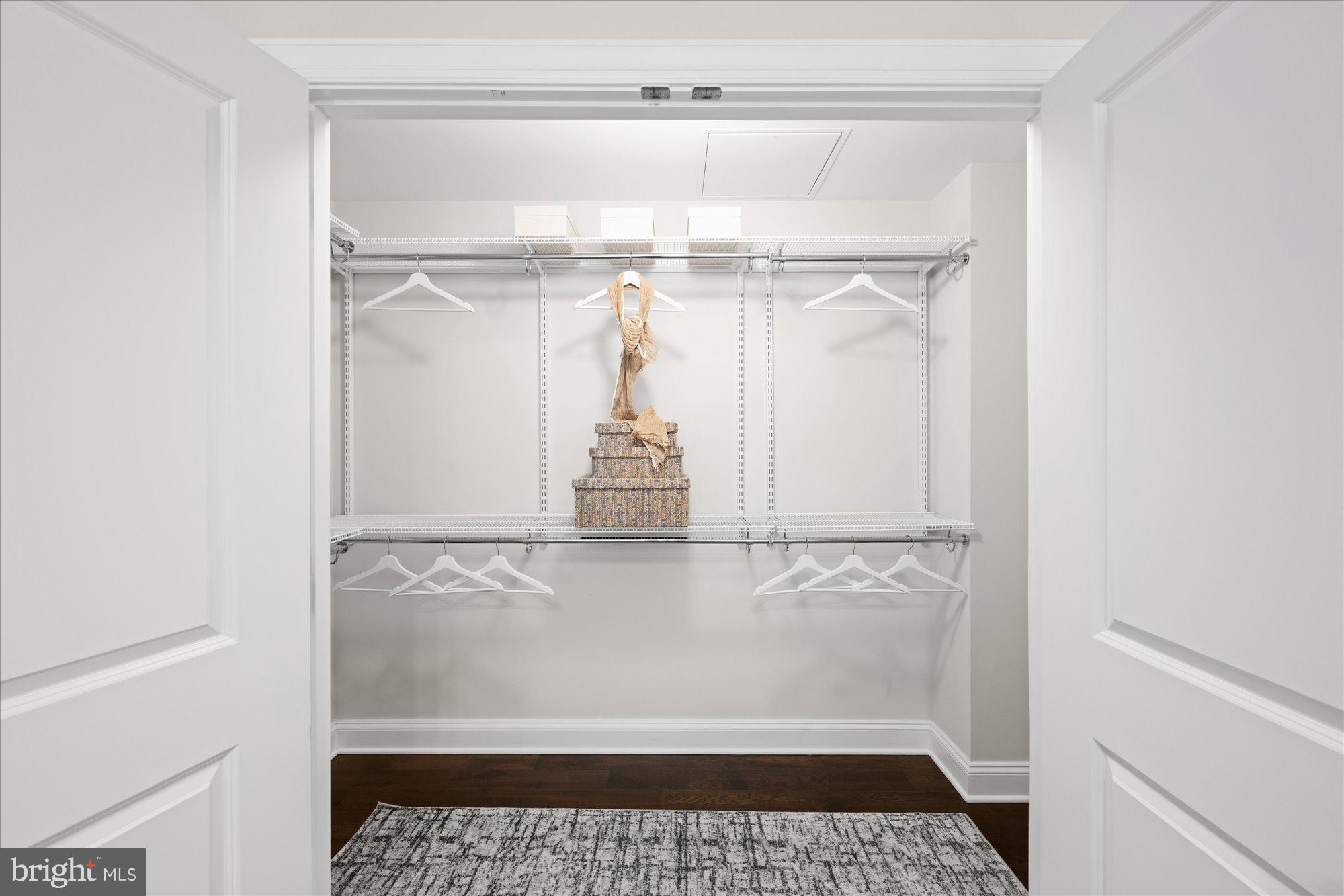 Real estate listing preview #24