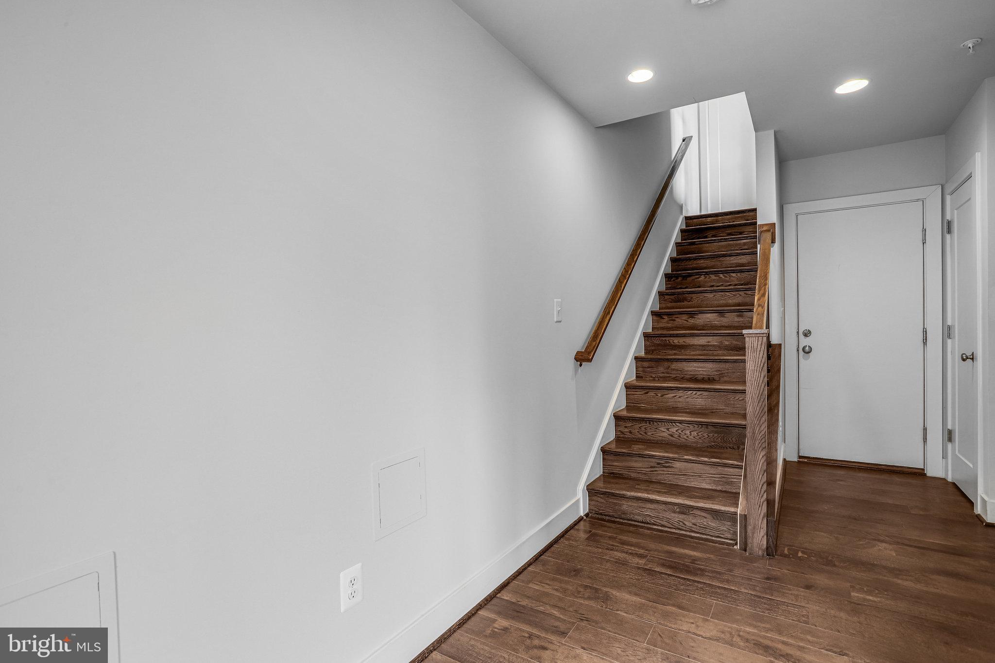 Real estate listing preview #4