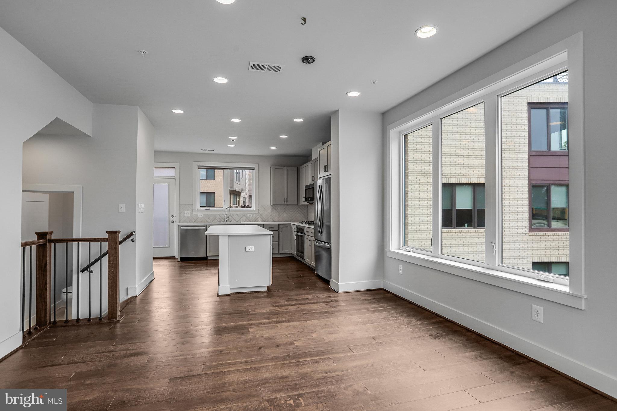 Real estate listing preview #17