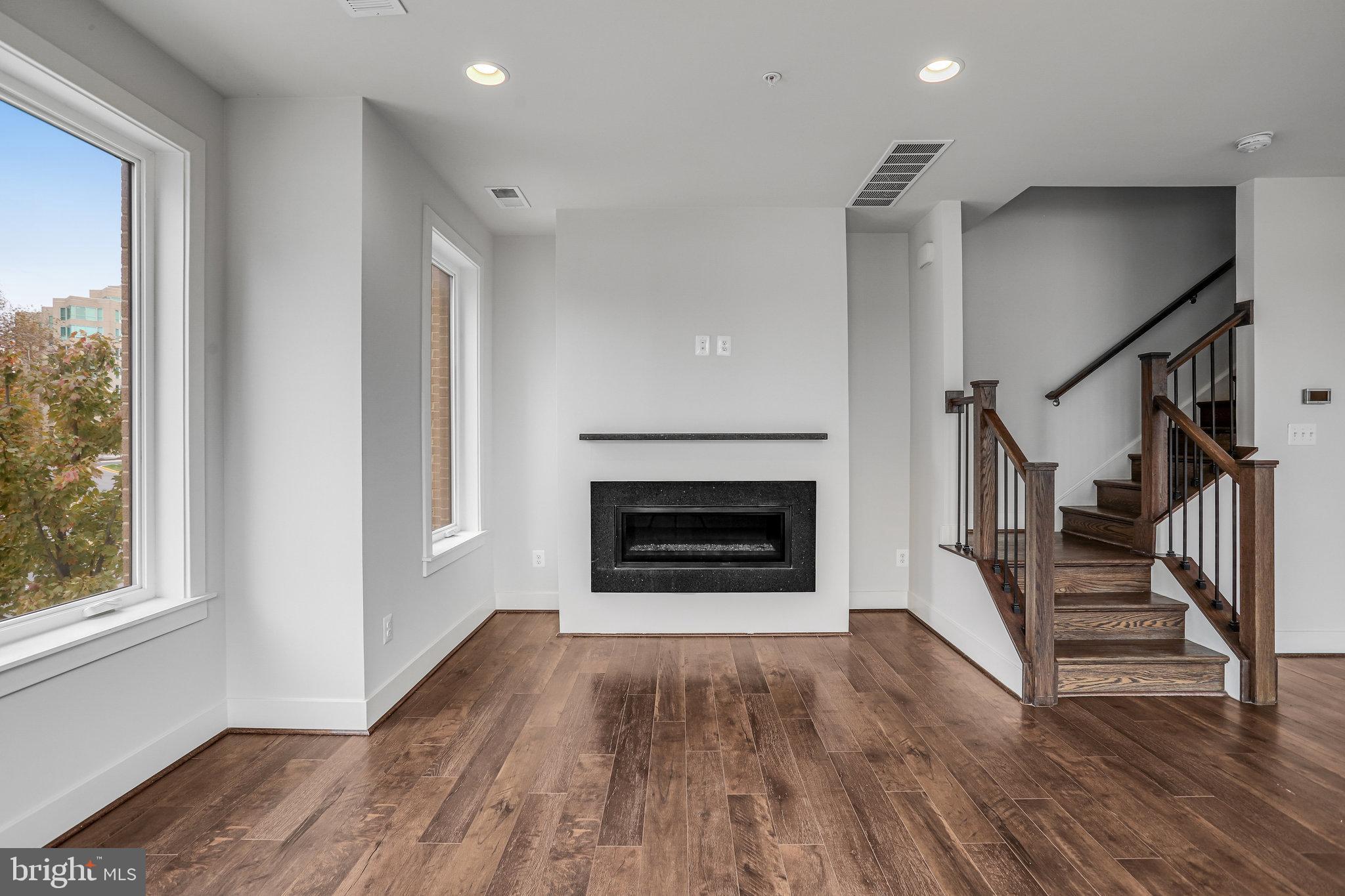 Real estate listing preview #20