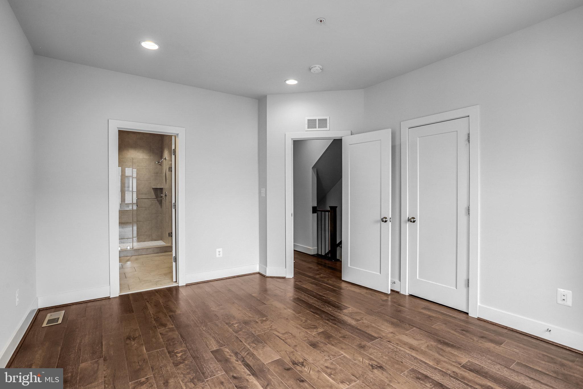 Real estate listing preview #28