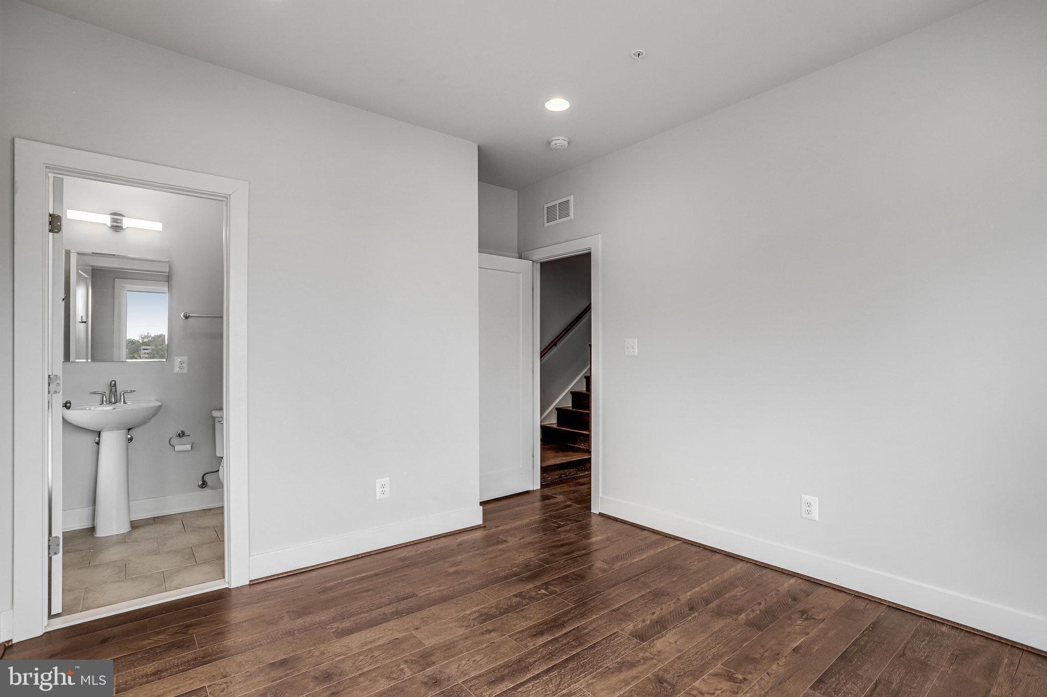 Real estate listing preview #35