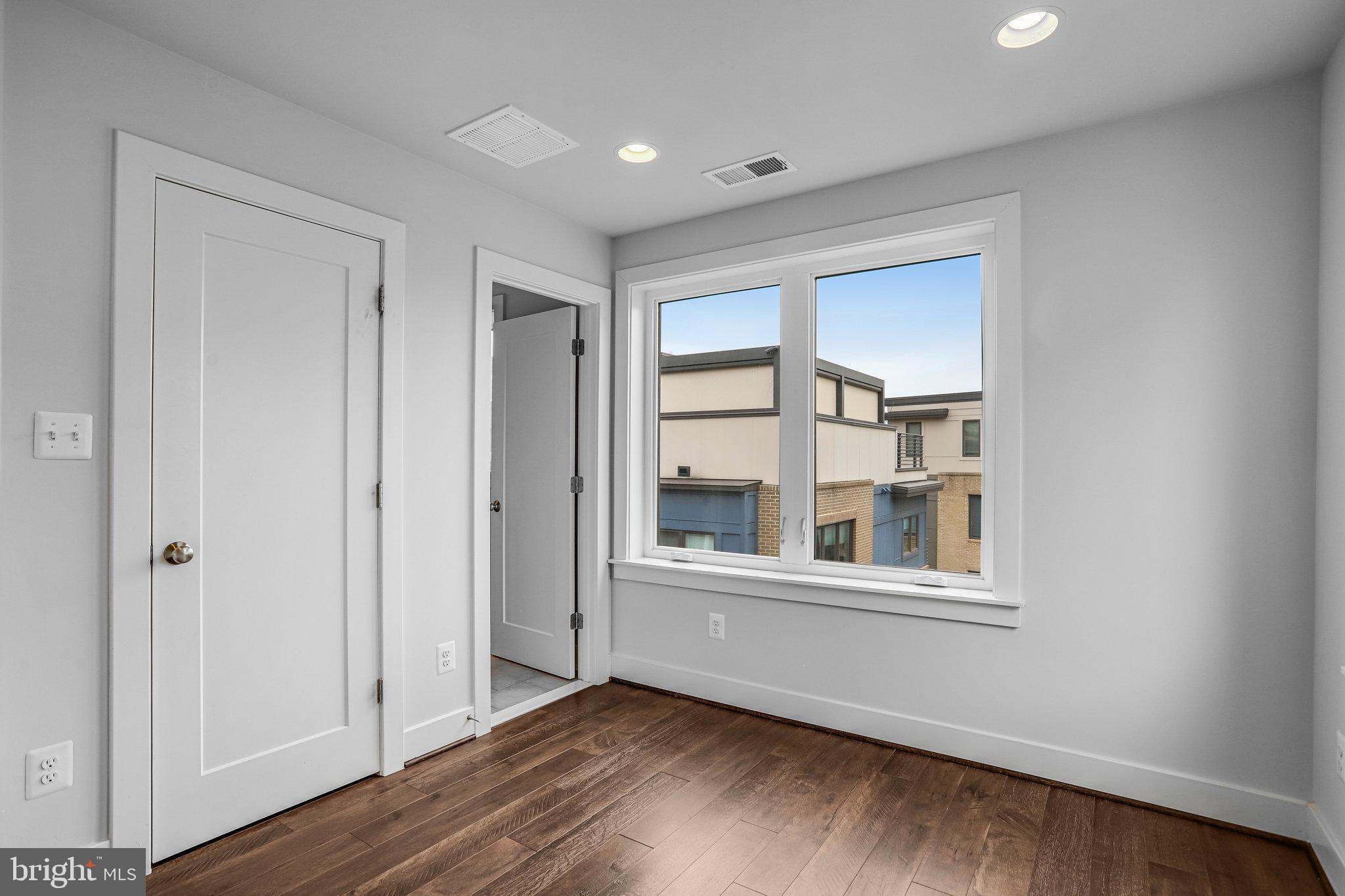 Real estate listing preview #43