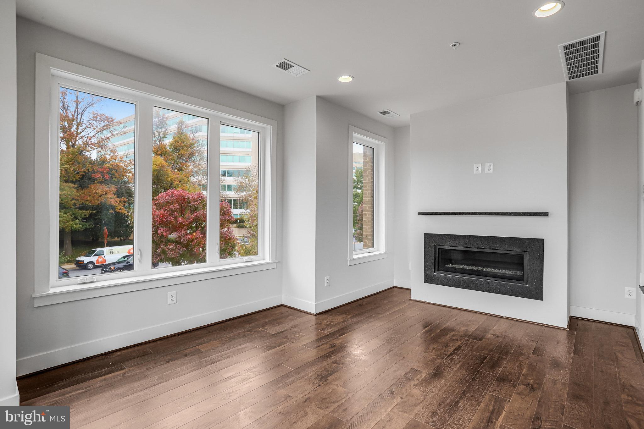 Real estate listing preview #19