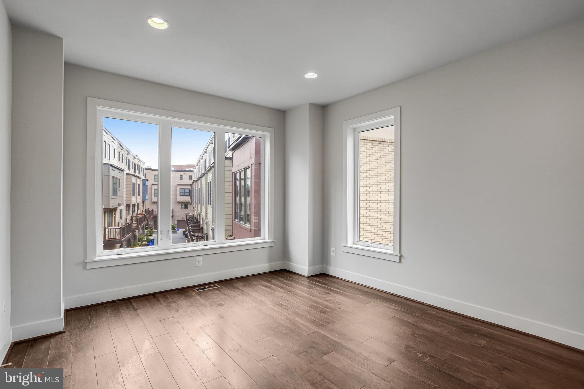 Real estate listing preview #29