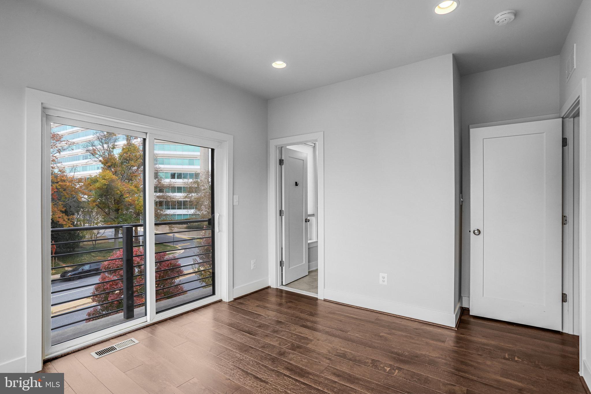 Real estate listing preview #33