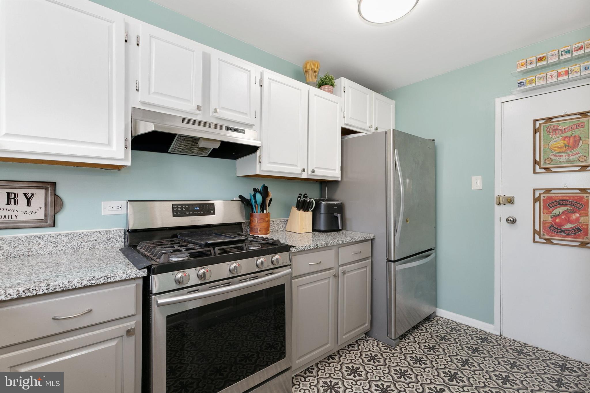 Real estate listing preview #11