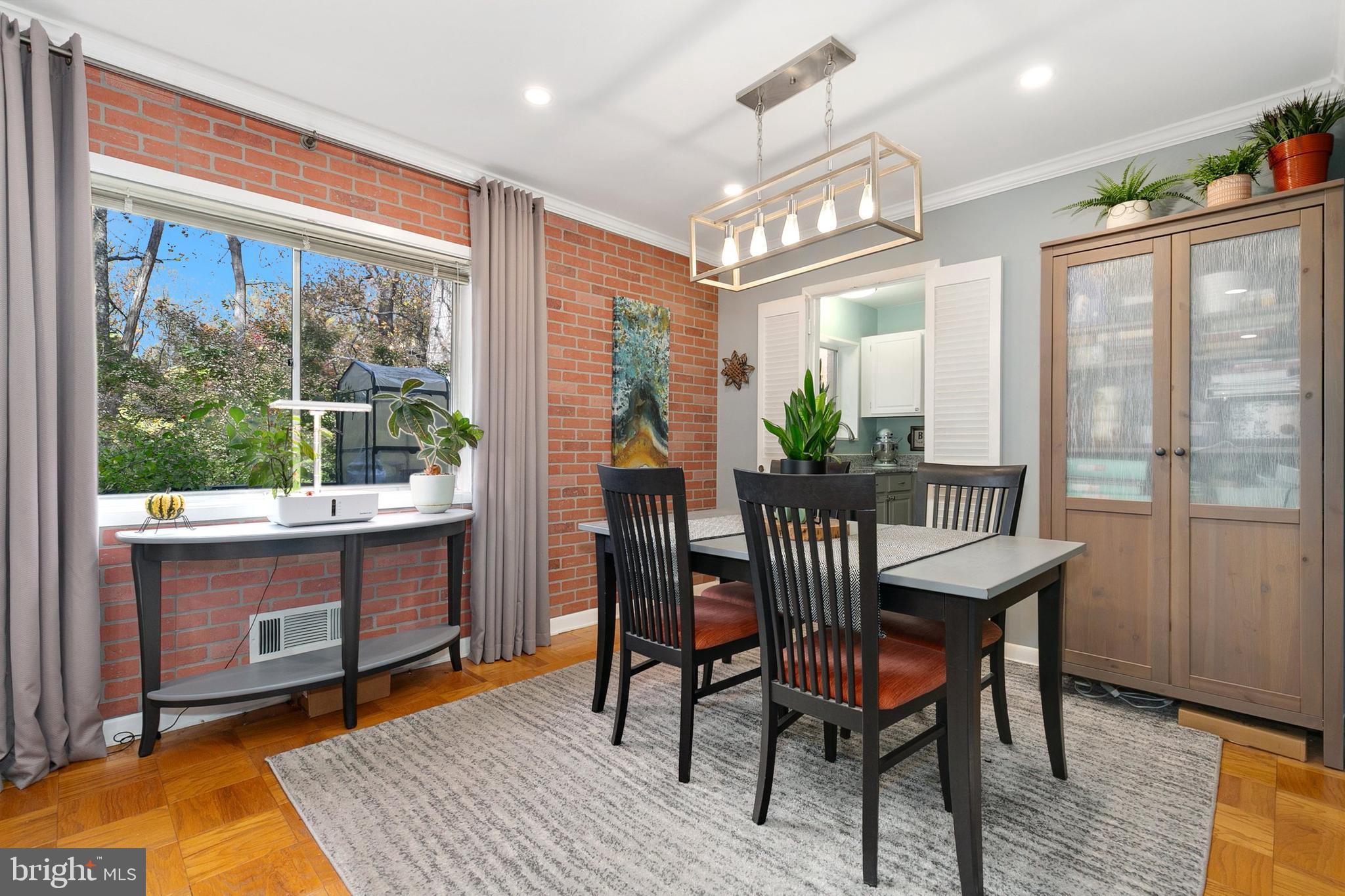 Real estate listing preview #8