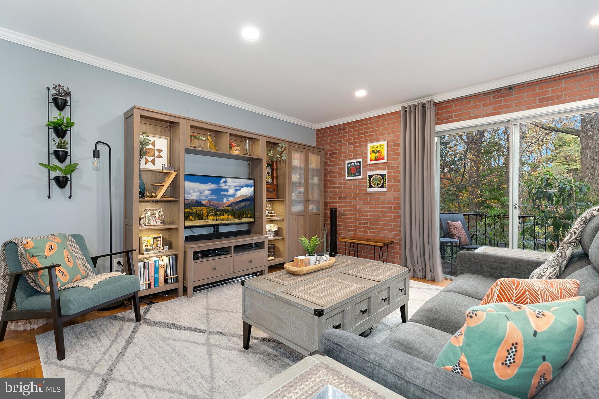 Real estate listing preview #6