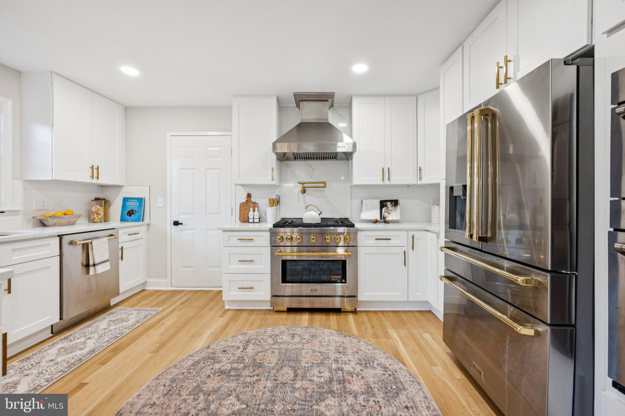 Real estate listing preview #6