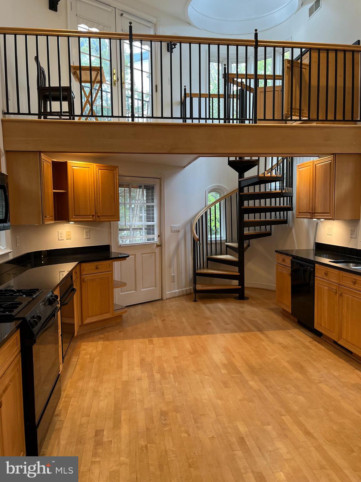 Real estate listing preview #7