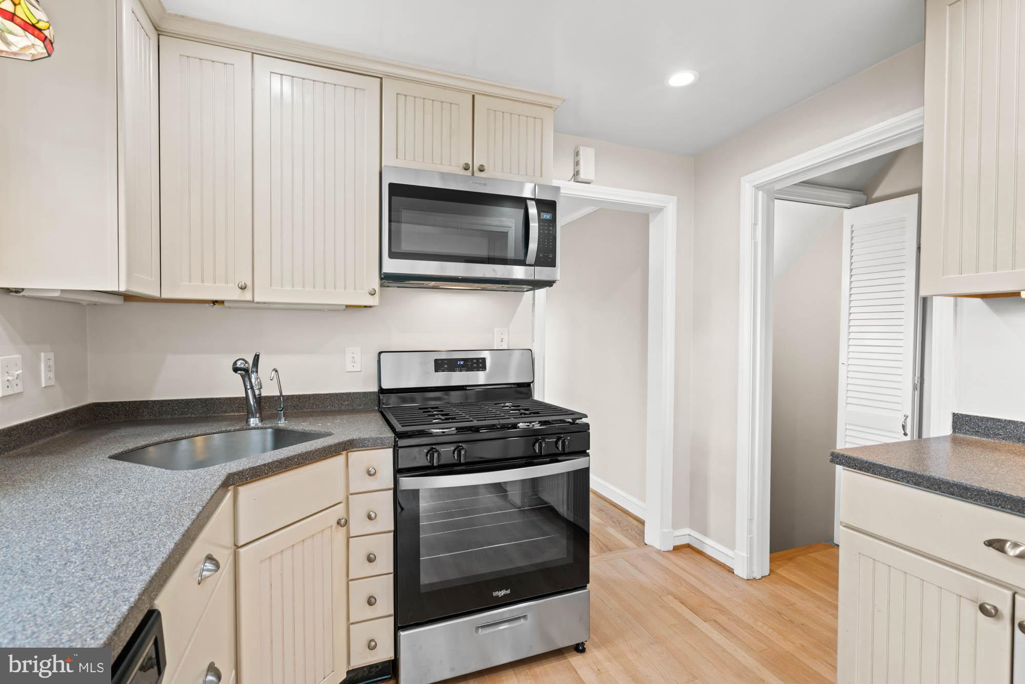 Real estate listing preview #14